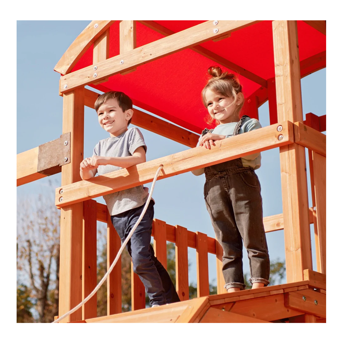 مجموعة ألعاب خارجية من ليتل تايكس ريل وود أدفنتشرز وايلدكات فولز، ملعب خشبي في الفناء الخلفي مع أراجيح وجسر حبلي ومنصات انزلاق ومنصة مراقبة، للأعمار من 3 سنوات فما فوق، مجموعات ألعاب ومعدات ملعب