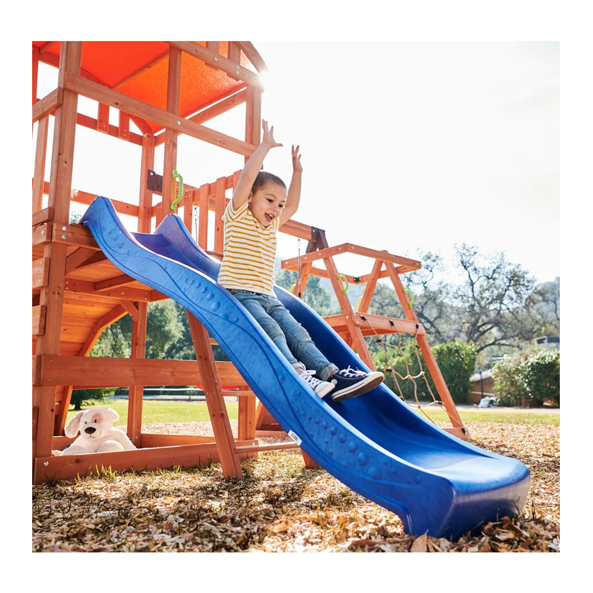 مجموعة ألعاب خارجية من ليتل تايكس ريل وود أدفنتشرز وايلدكات فولز، ملعب خشبي في الفناء الخلفي مع أراجيح وجسر حبلي ومنصات انزلاق ومنصة مراقبة، للأعمار من 3 سنوات فما فوق، مجموعات ألعاب ومعدات ملعب