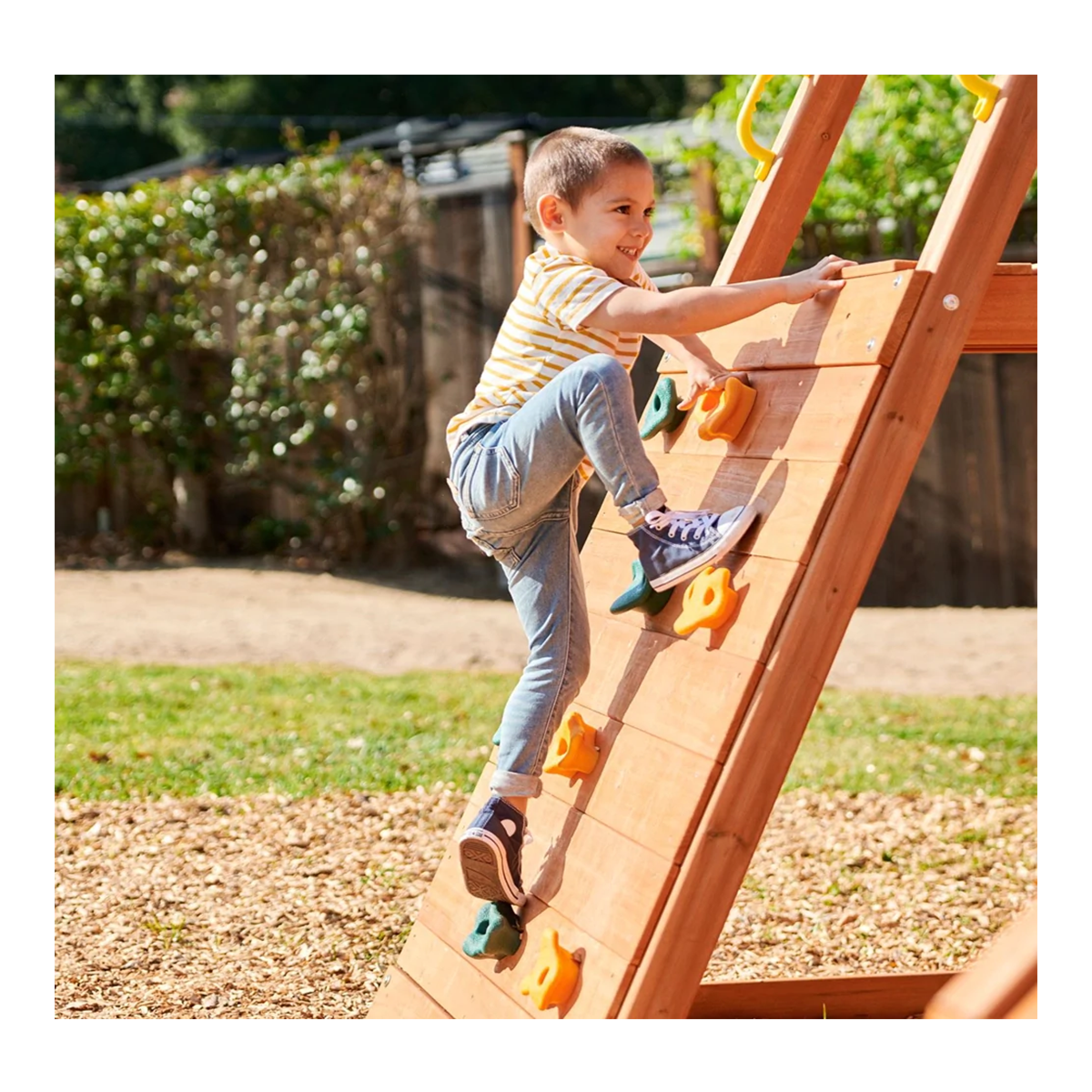 مجموعة ألعاب خارجية من ليتل تايكس ريل وود أدفنتشرز وايلدكات فولز، ملعب خشبي في الفناء الخلفي مع أراجيح وجسر حبلي ومنصات انزلاق ومنصة مراقبة، للأعمار من 3 سنوات فما فوق، مجموعات ألعاب ومعدات ملعب