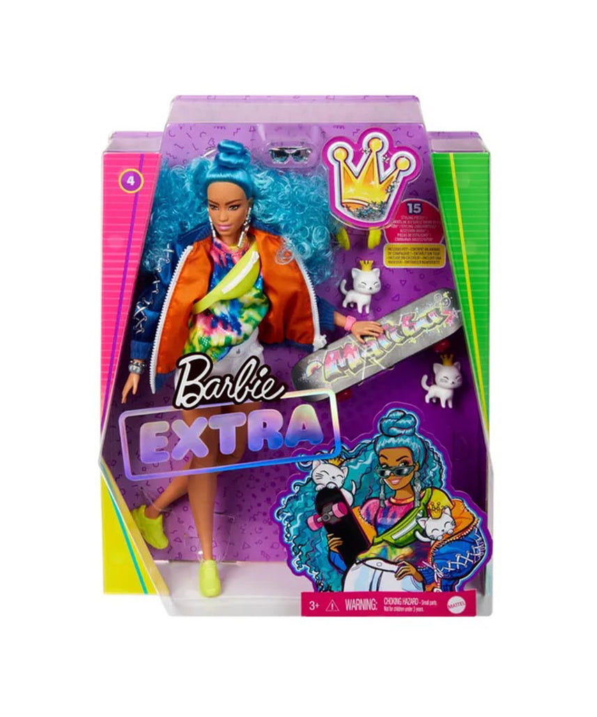 دمية باربي فاشونيستاس إكسترا للأطفال من سن 3 سنوات فما فوق، شعر أزرق مجعد، فستان أنيق وإكسسوارات