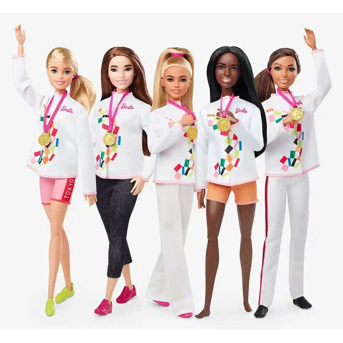 مجموعة ألعاب رياضية متنوعة من باربي طوكيو 2020 مع سترة رسمية وميدالية ومضرب وإكسسوارات للأطفال من سن 3 سنوات فما فوق