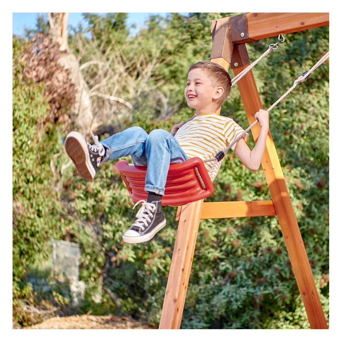 مجموعة ألعاب خارجية من ليتل تايكس مغامرات الدب من الخشب الحقيقي، ملعب خشبي في الفناء الخلفي مع أراجيح، وزحليقة، ونادي، وشبكة شحن، وبرج مراقبة، للأعمار من 3 سنوات فما فوق، مجموعات ألعاب ومعدات ملعب