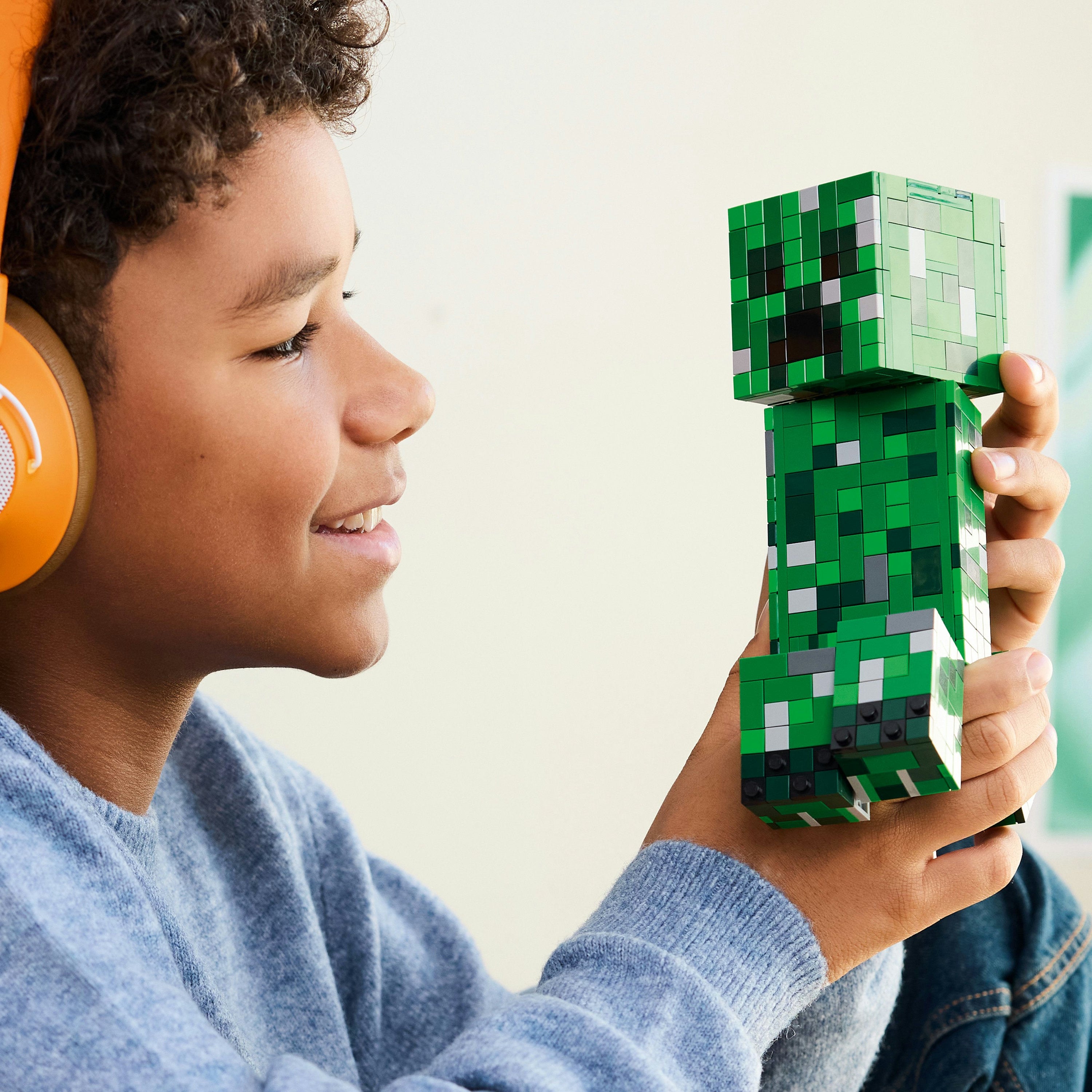 LEGO 21276 The Creeper V29 Minecraft Building Set for Boys 10+ Creative Adventure Construction Toy