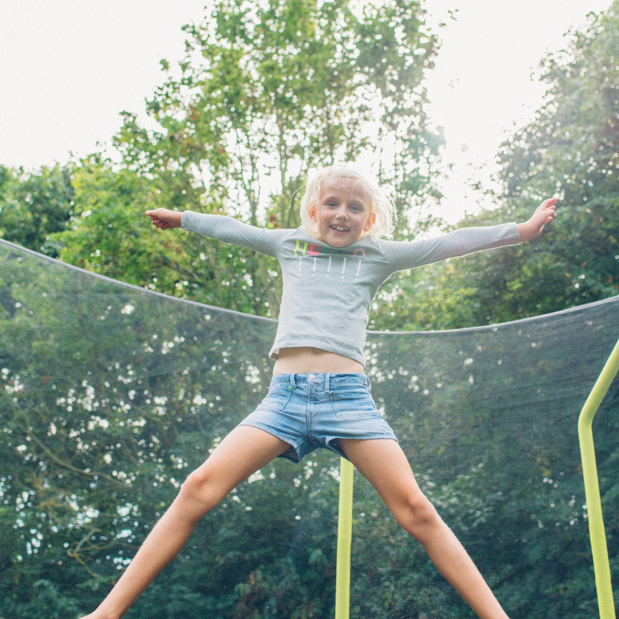 ترامبولين بلام سبرينغ سيف جامبر بطول 12 قدمًا مع سياج وشبكة أمان ووسادة إسفنجية للحماية، لعبة ترفيهية خارجية مستقرة مع حماية من الأشعة فوق البنفسجية والصدأ والطقس، مناسبة للأطفال من سن 6 سنوات فما فوق