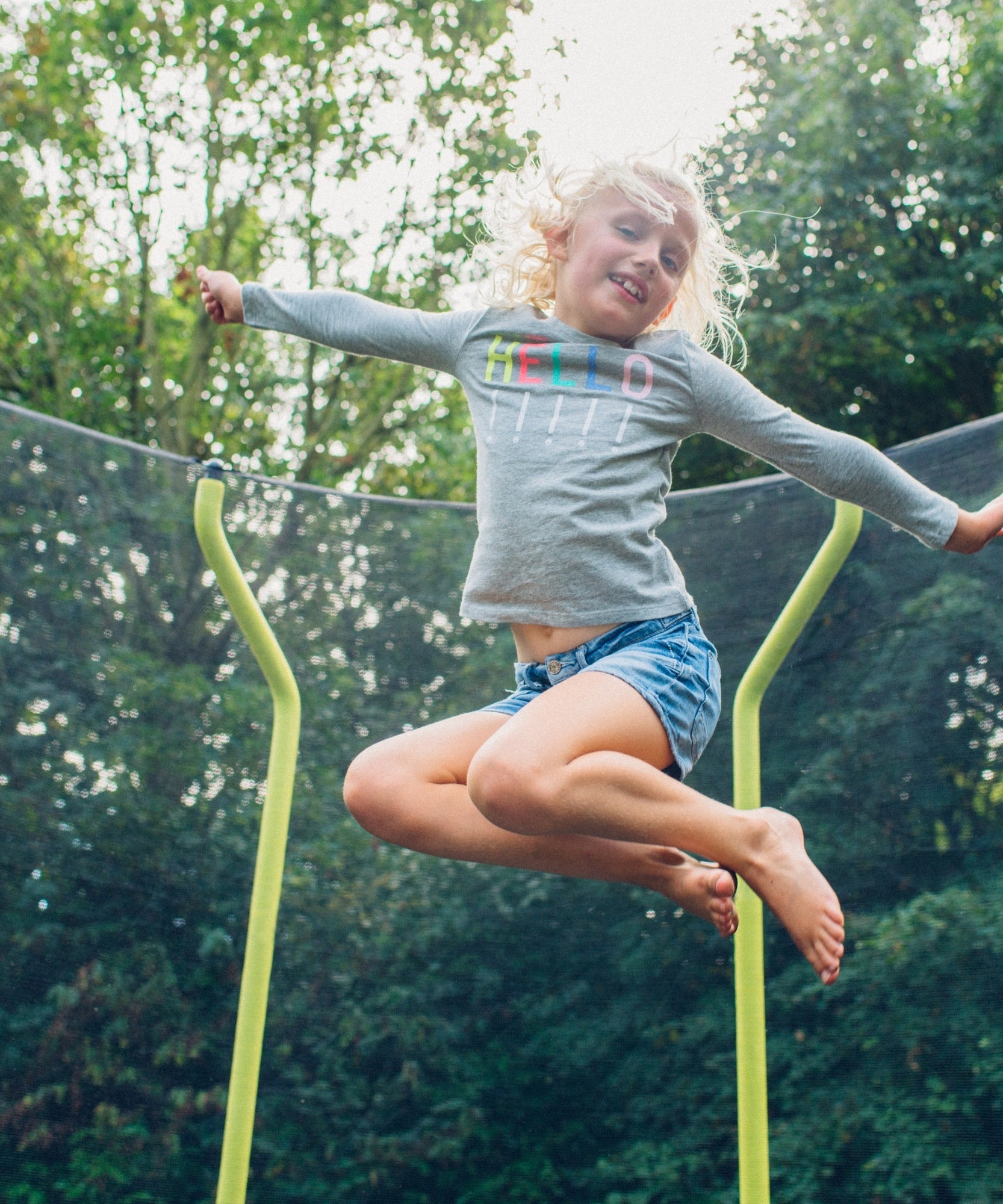 ترامبولين بلام 8 أقدام سبرينغسيف جامبر مع سياج وشبكة أمان ووسادة إسفنجية للحماية، لعبة ترفيهية خارجية مستقرة مع حماية من الأشعة فوق البنفسجية والصدأ والطقس، مناسبة للأطفال من سن 6 سنوات فما فوق