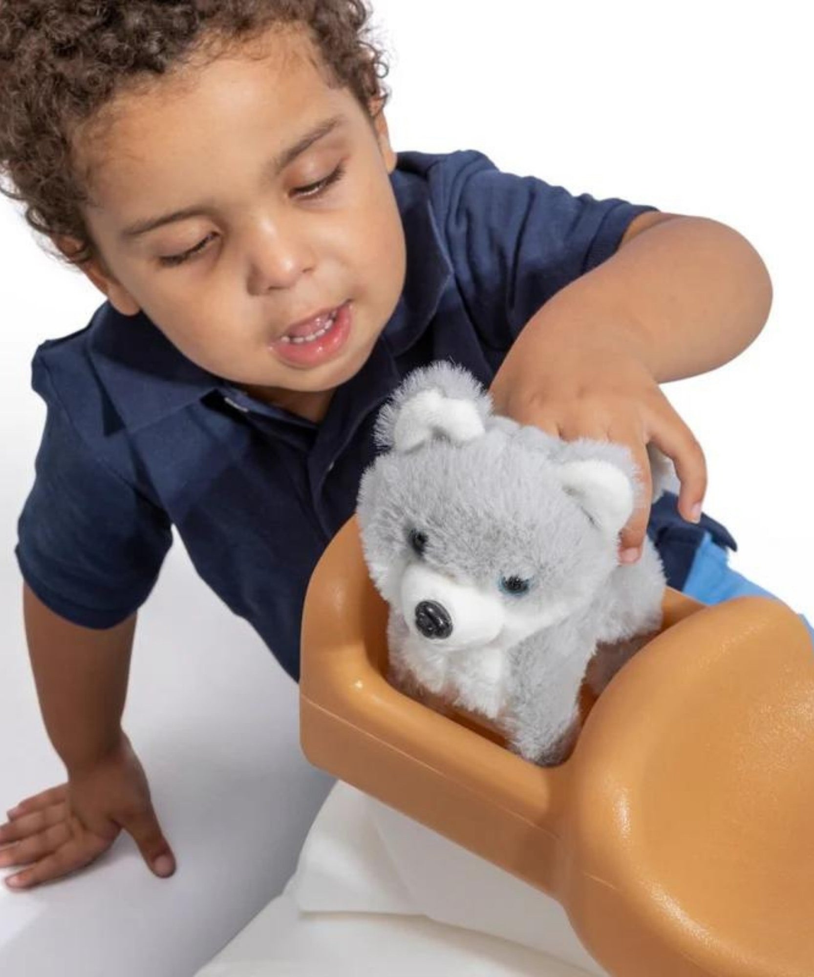 سكوتر ستيب 2 للأطفال، مقعد واحد، سهل التخزين، لعبة ركوب مع فتحة تخزين خلفية، مناسب للأطفال من الأولاد والبنات من سن 18 شهرًا فما فوق، لون أبيض