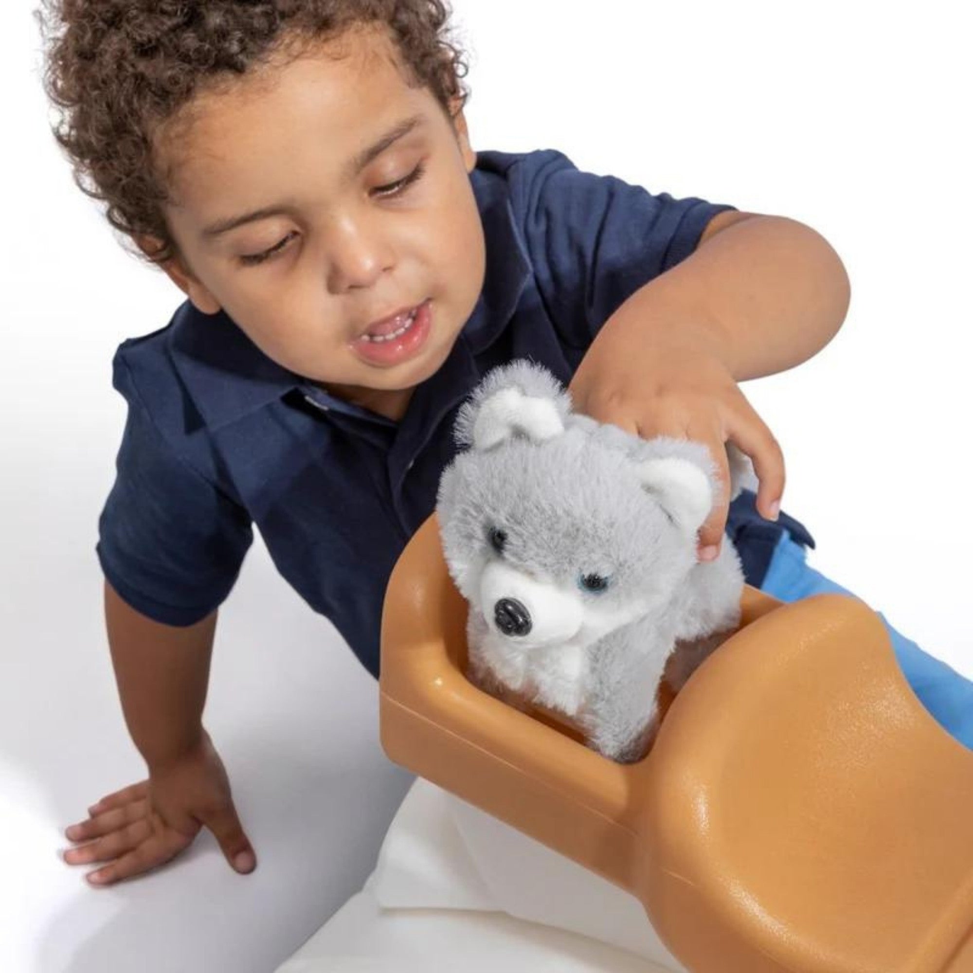 سكوتر ستيب 2 للأطفال، مقعد واحد، سهل التخزين، لعبة ركوب مع فتحة تخزين خلفية، مناسب للأطفال من الأولاد والبنات من سن 18 شهرًا فما فوق، لون أبيض