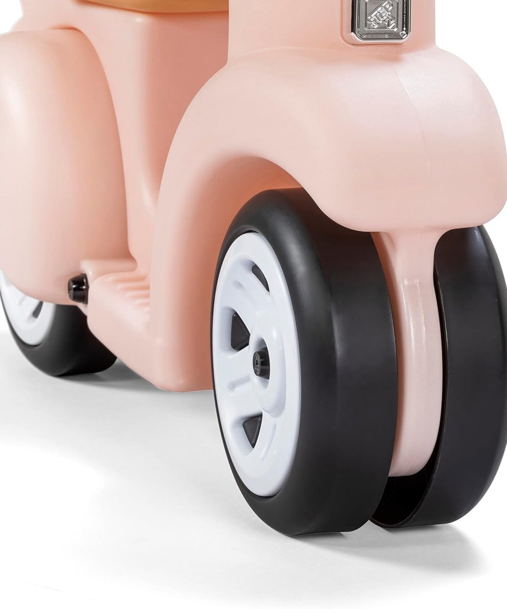 سكوتر ستيب 2 للأطفال، مقعد واحد، سهل التخزين، لعبة ركوب مع فتحة تخزين خلفية، مناسب للأطفال من الأولاد والبنات من سن 18 شهرًا فما فوق، لون وردي