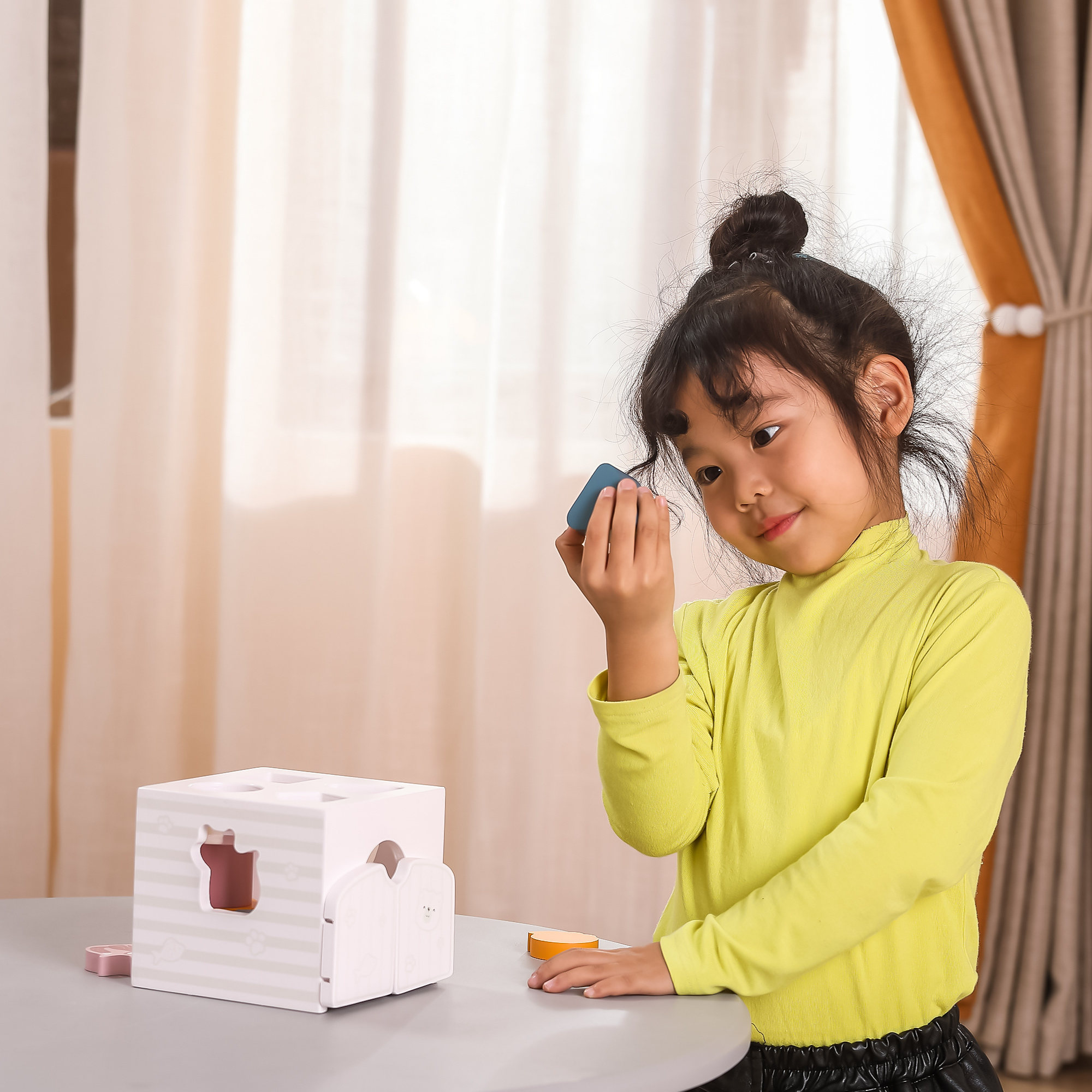 لعبة فرز الأشكال PolarB مع مكعبات موسيقية، 7 قطع خشبية تتضمن أشكال حيوانات ومرآة ومكعبات صوتية، لعبة تعليمية للأطفال الصغار من عمر 18 شهرًا فما فوق