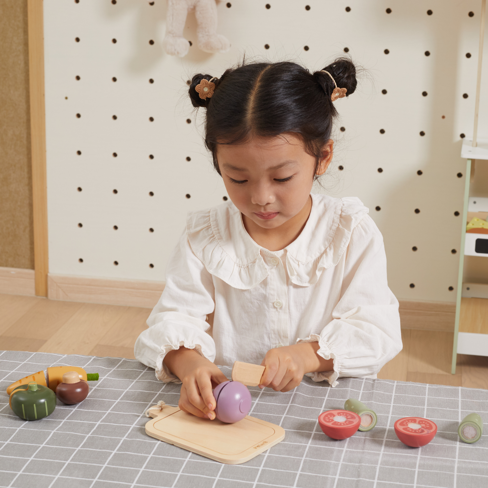 مجموعة ألواح تقطيع الخضراوات الخشبية من PolarB، لعبة تقطيع تظاهرية مع سكين ولوح، لعبة تعليمية لمطبخ مونتيسوري للأطفال الصغار من سن 18 شهرًا فما فوق