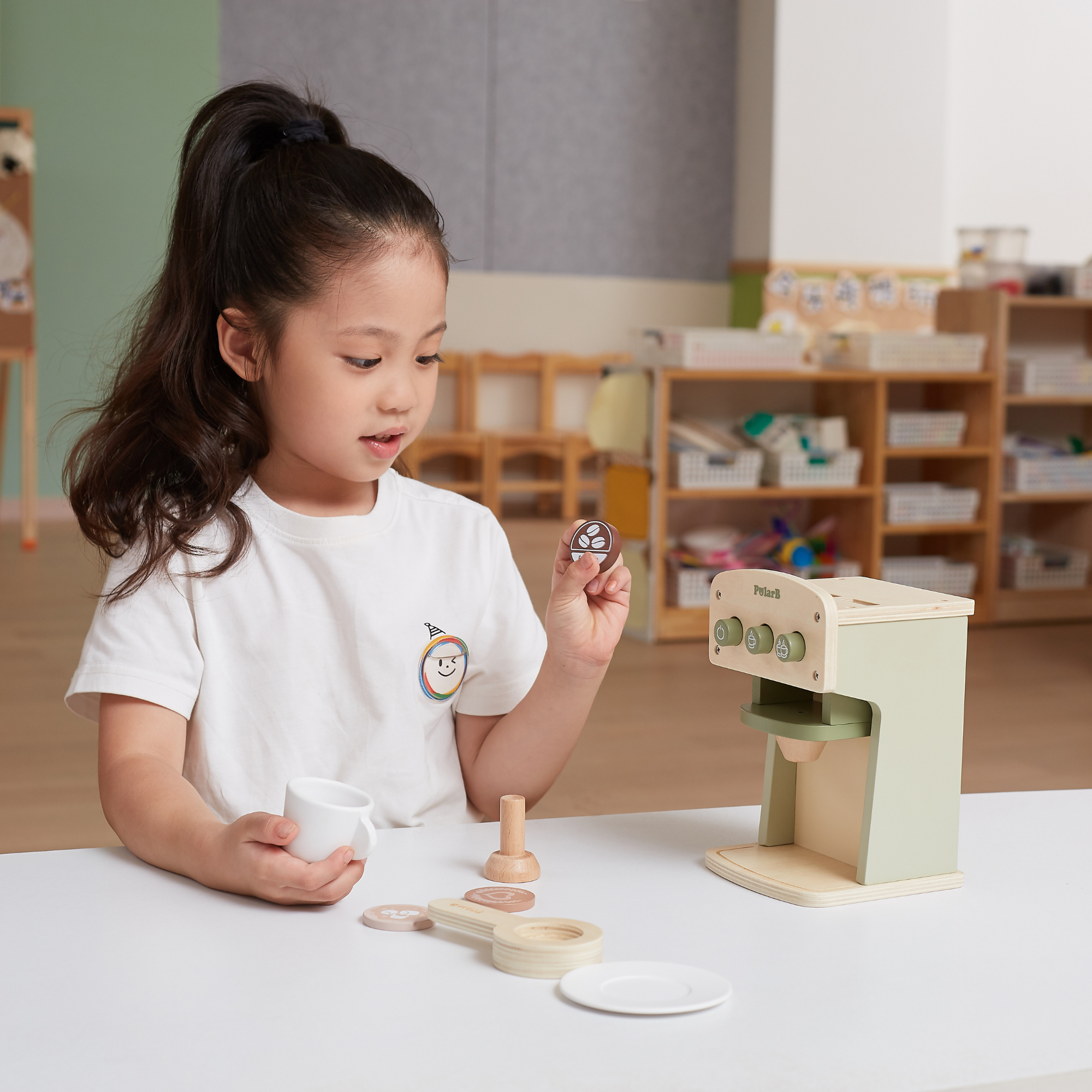 PolarB Wooden Coffee Machine Toy for Kids, Pretend Play Cafe Set with Cup, Saucer, Coffee Pods and Accessories, Role Play Barista Toy for Ages 3 and Up