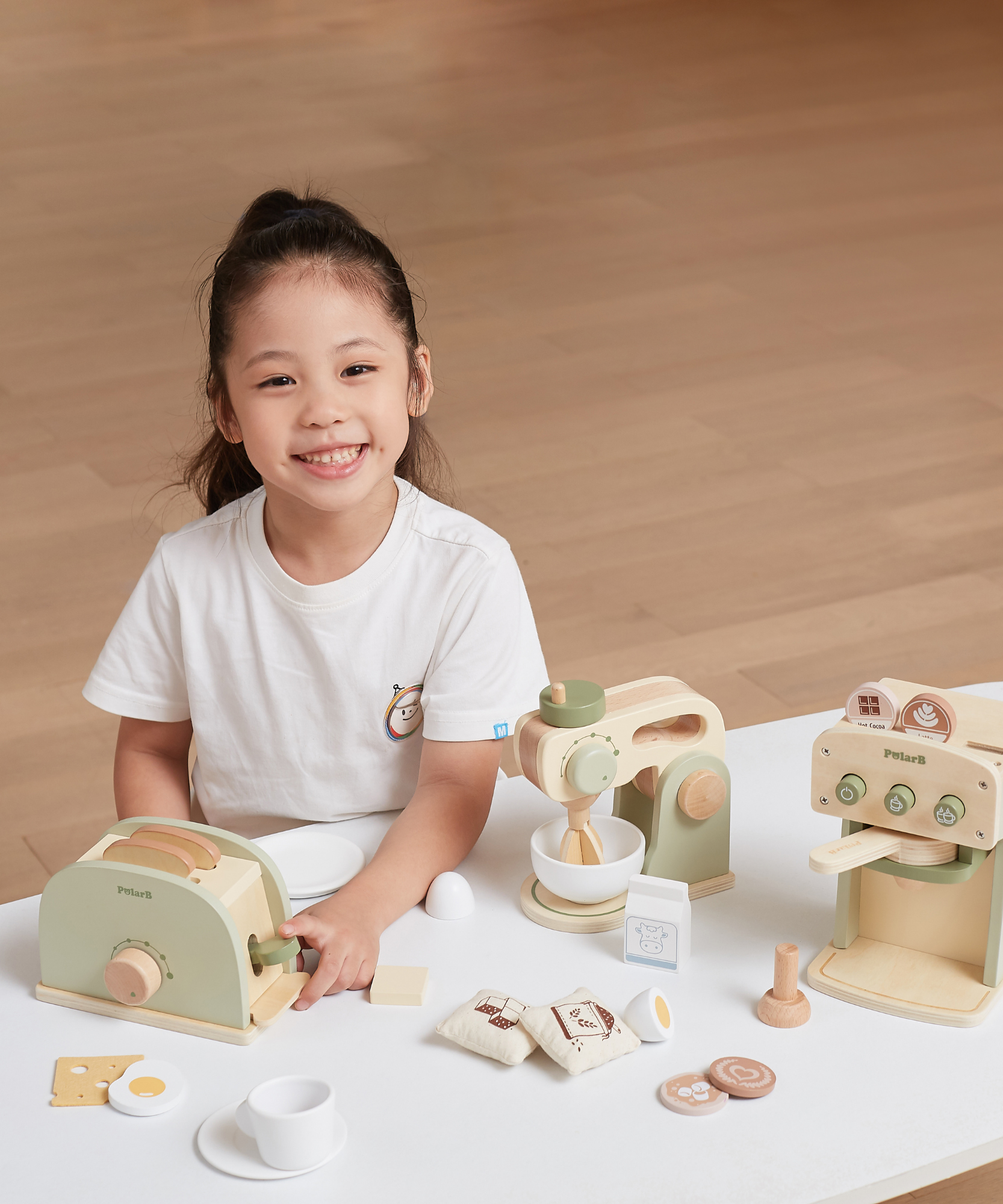 PolarB Wooden Coffee Machine Toy for Kids, Pretend Play Cafe Set with Cup, Saucer, Coffee Pods and Accessories, Role Play Barista Toy for Ages 3 and Up