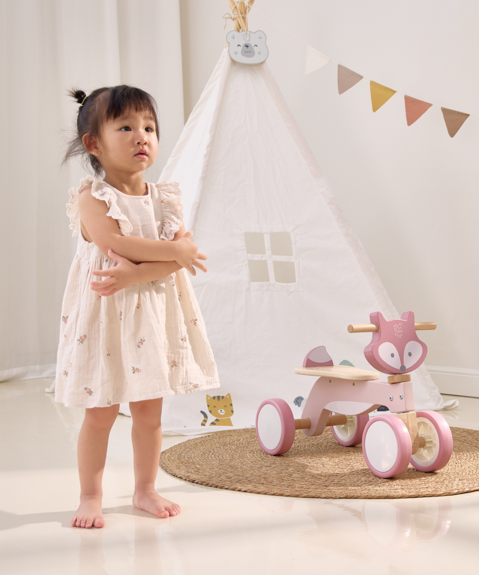 دراجة بولار بي ثلاثية العجلات خشبية للأطفال الصغار مزودة بقفل توجيه آمن وإطارات من مادة إي في إيه - دراجة توازن قابلة للركوب للأطفال من سن 12 شهرًا فما فوق - تُنمّي مهارات التنسيق والمهارات الحركية الكبرى