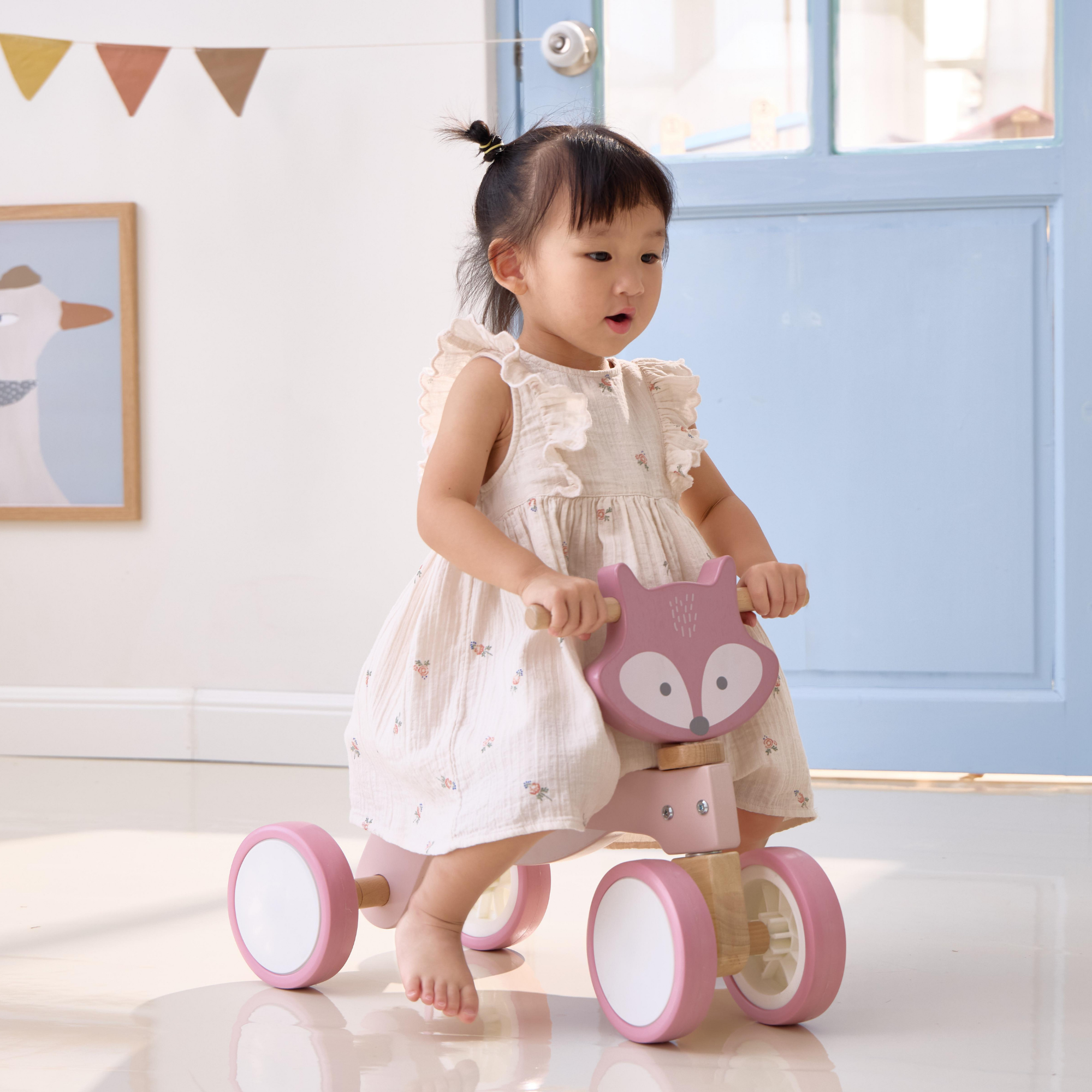 دراجة بولار بي ثلاثية العجلات خشبية للأطفال الصغار مزودة بقفل توجيه آمن وإطارات من مادة إي في إيه - دراجة توازن قابلة للركوب للأطفال من سن 12 شهرًا فما فوق - تُنمّي مهارات التنسيق والمهارات الحركية الكبرى