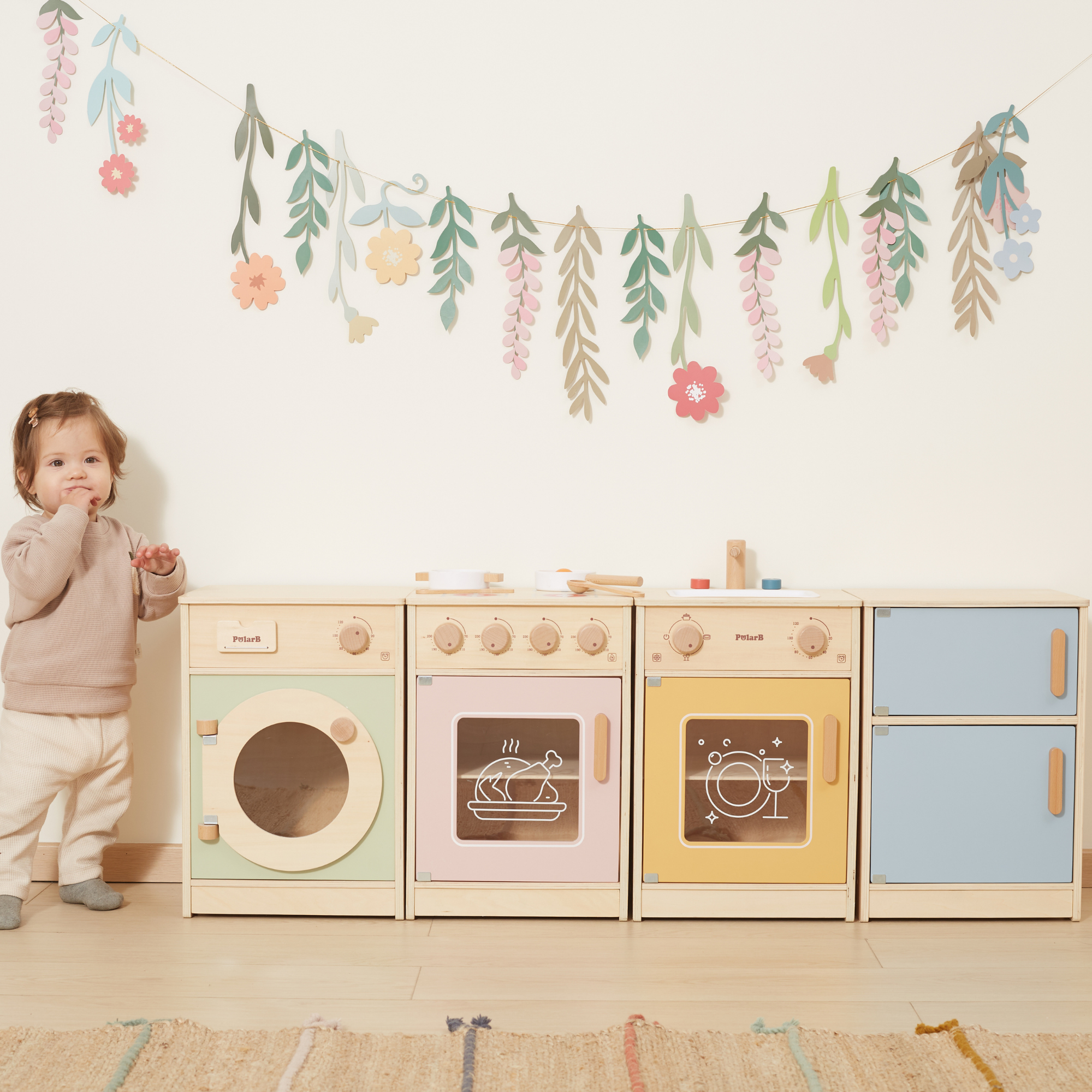 مجموعة مطبخ بولار بي الخشبية للأطفال الصغار مع ثلاجة وفرن وحوض وغسالة ملابس، مطبخ لعب واقعي للأعمار من 18 شهرًا فما فوق، يشجع اللعب الخيالي والاجتماعي