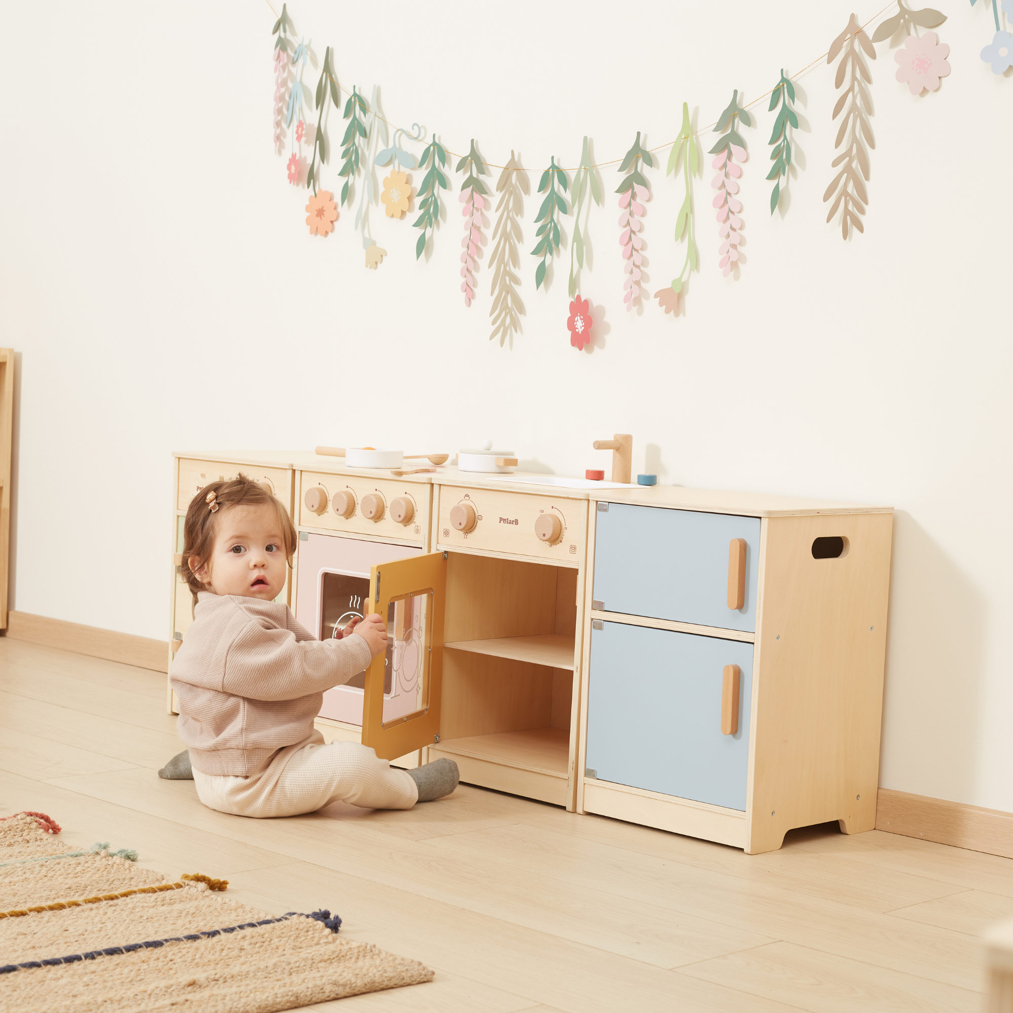 مجموعة مطبخ بولار بي الخشبية للأطفال الصغار مع ثلاجة وفرن وحوض وغسالة ملابس، مطبخ لعب واقعي للأعمار من 18 شهرًا فما فوق، يشجع اللعب الخيالي والاجتماعي