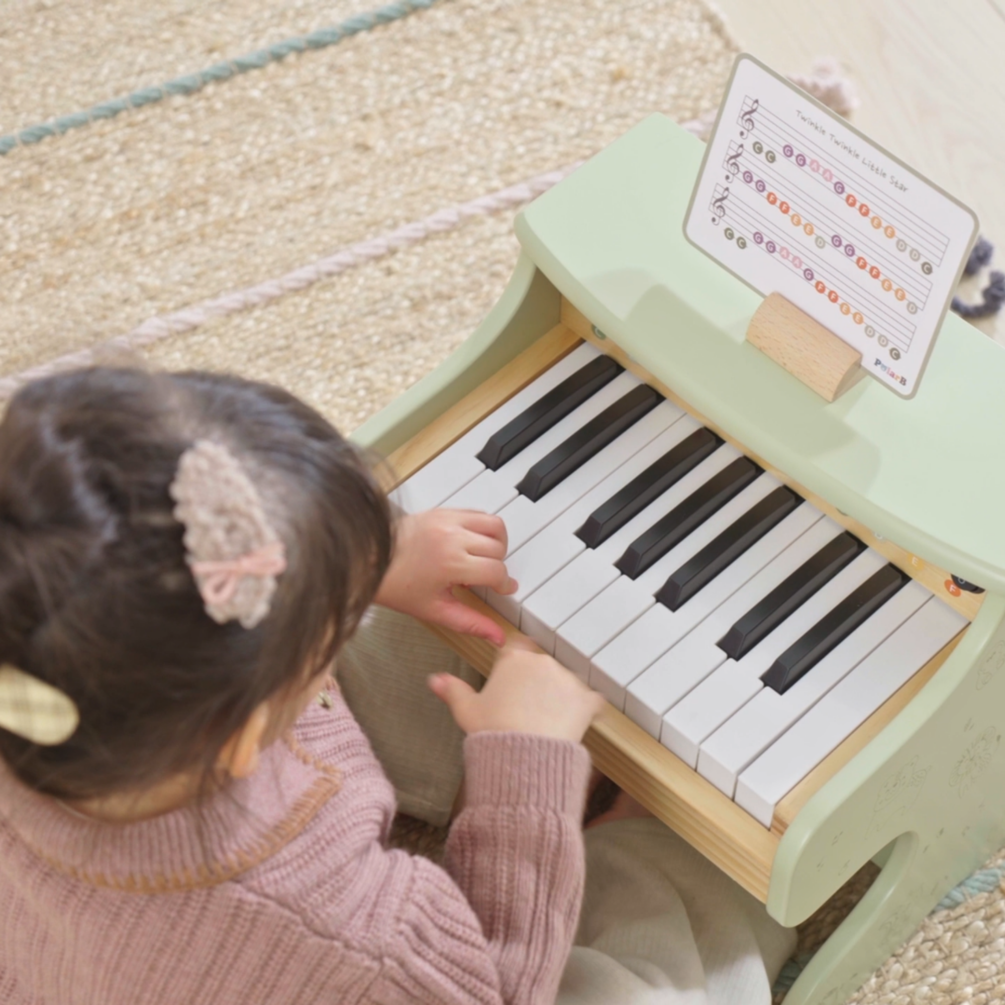 بيانو لعبة خشبي من PolarB للأطفال، آلة موسيقية تعليمية بمفاتيح ملونة ونوتة أغاني، بيانو تعليمي للأطفال من سن 3 سنوات فما فوق