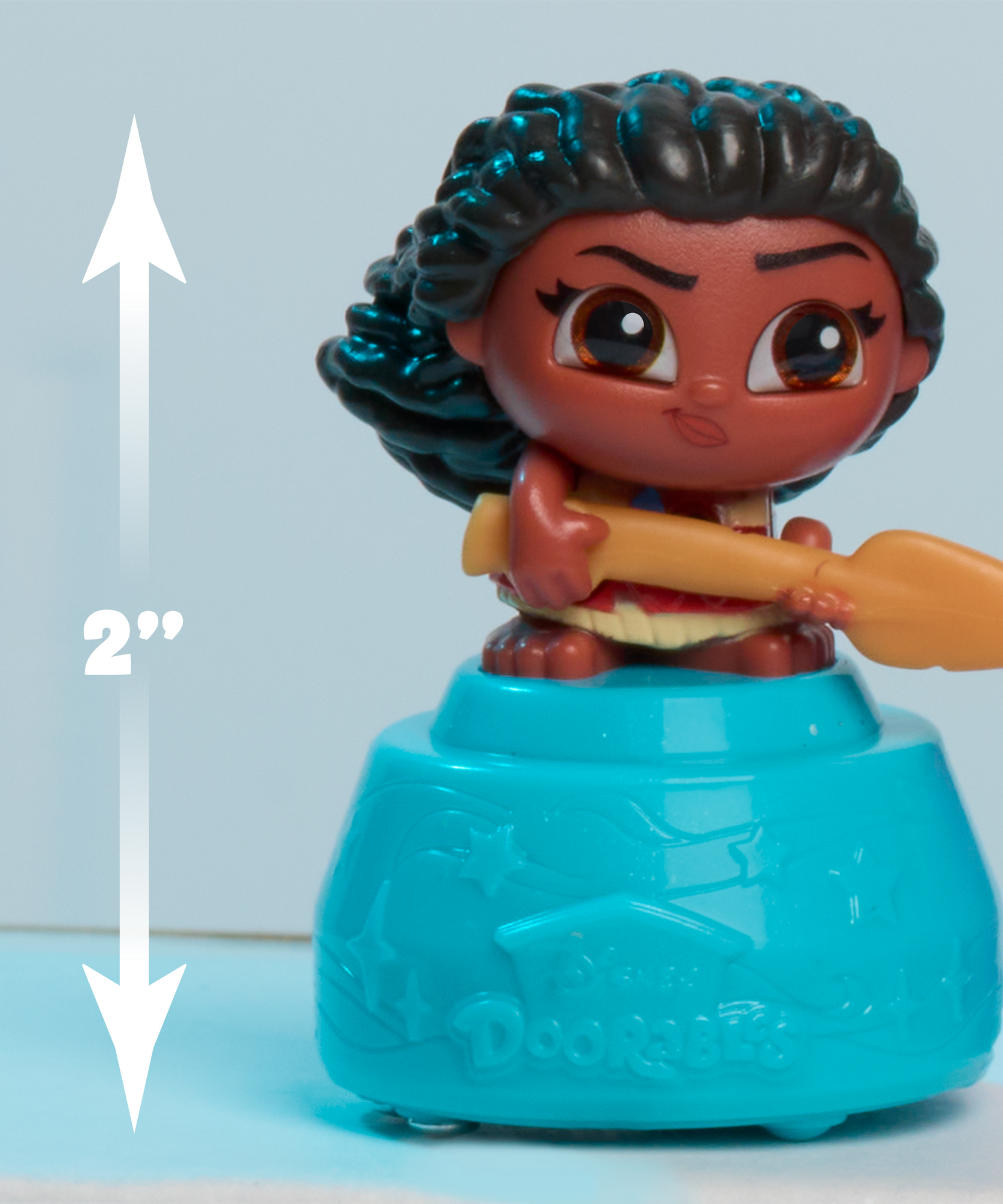 تتميز كبسولات ديزني دورابلز مايكرو موشن سيريز 1 بـ 1 من 12 شخصية متحركة صغيرة قابلة للتجميع، لعبة صغيرة مقاس 1.5 بوصة (3.8 سم)، لعبة أطفال مرخصة رسميًا للأعمار من 5 سنوات فما فوق من جاست بلاي