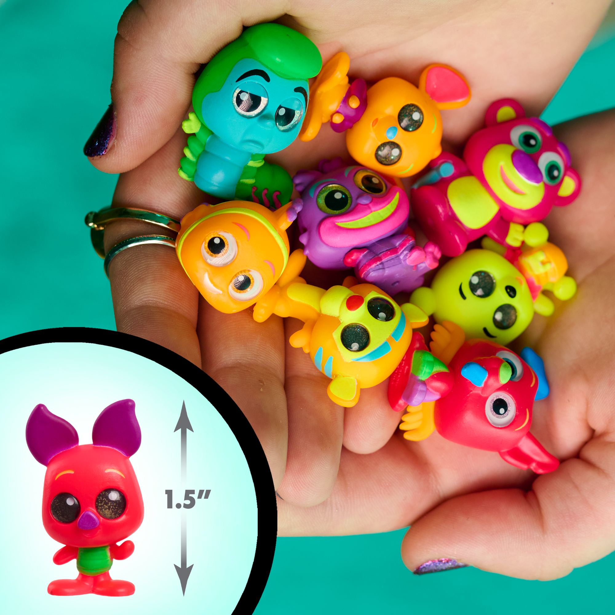 تتميز مجموعة Disney Doorables Neon Glow Peek بـ 2 حقيبة مرئية و3 حقائب مخفية مقاس 1.5 بوصة (3.8 سم) مجسمات صغيرة قابلة للتجميع، 5 من 35 مجسمًا قابلًا للتجميع، لعبة أطفال مرخصة رسميًا للأعمار من 5 سنوات فما فوق من Just Play