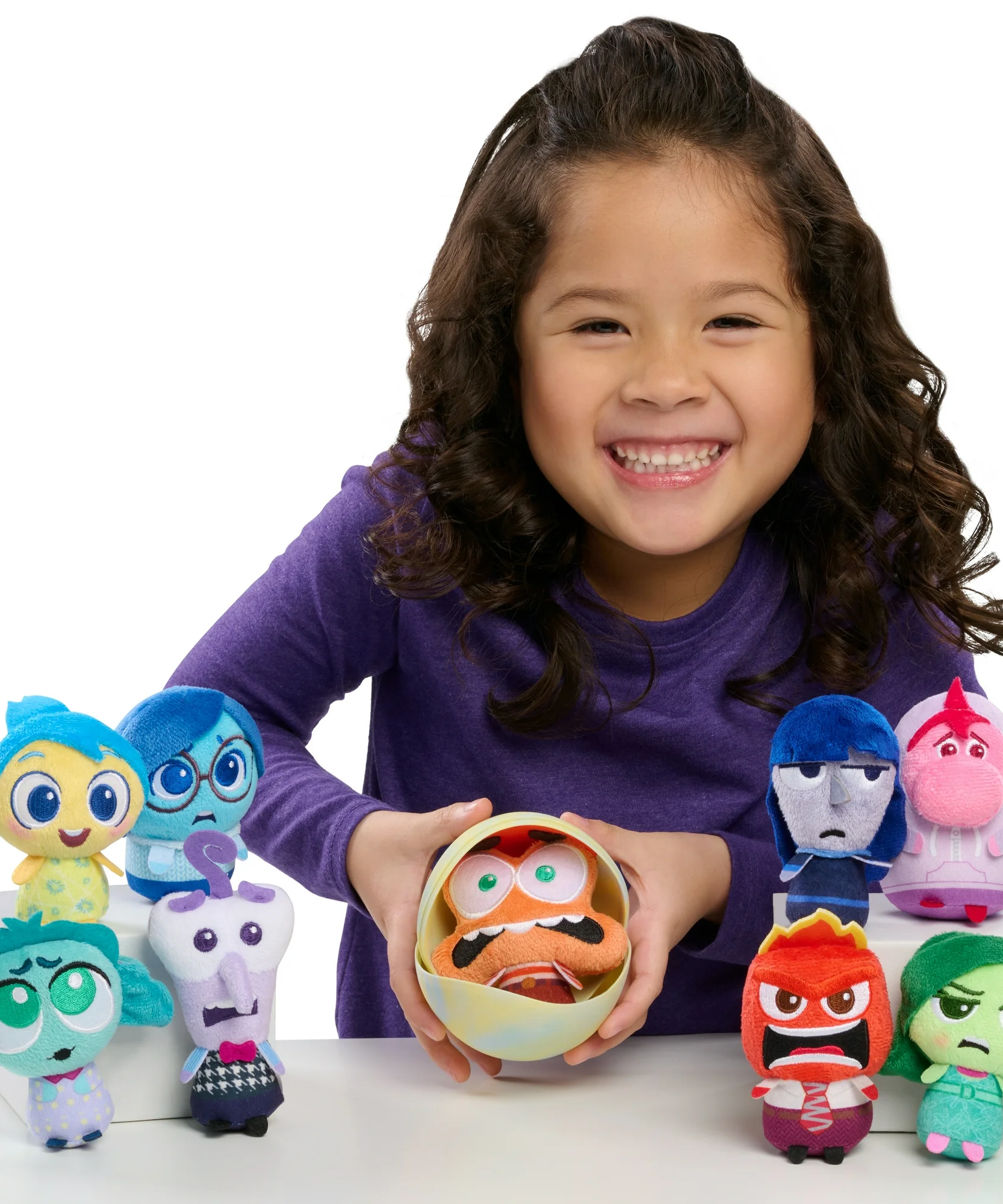 لعبة شخصية صغيرة غامضة قابلة للتجميع ومرخصة رسميًا من Inside Out 2، تتميز بشخصية واحدة من 9 شخصيات، مناسبة للأطفال من سن 3 سنوات فما فوق