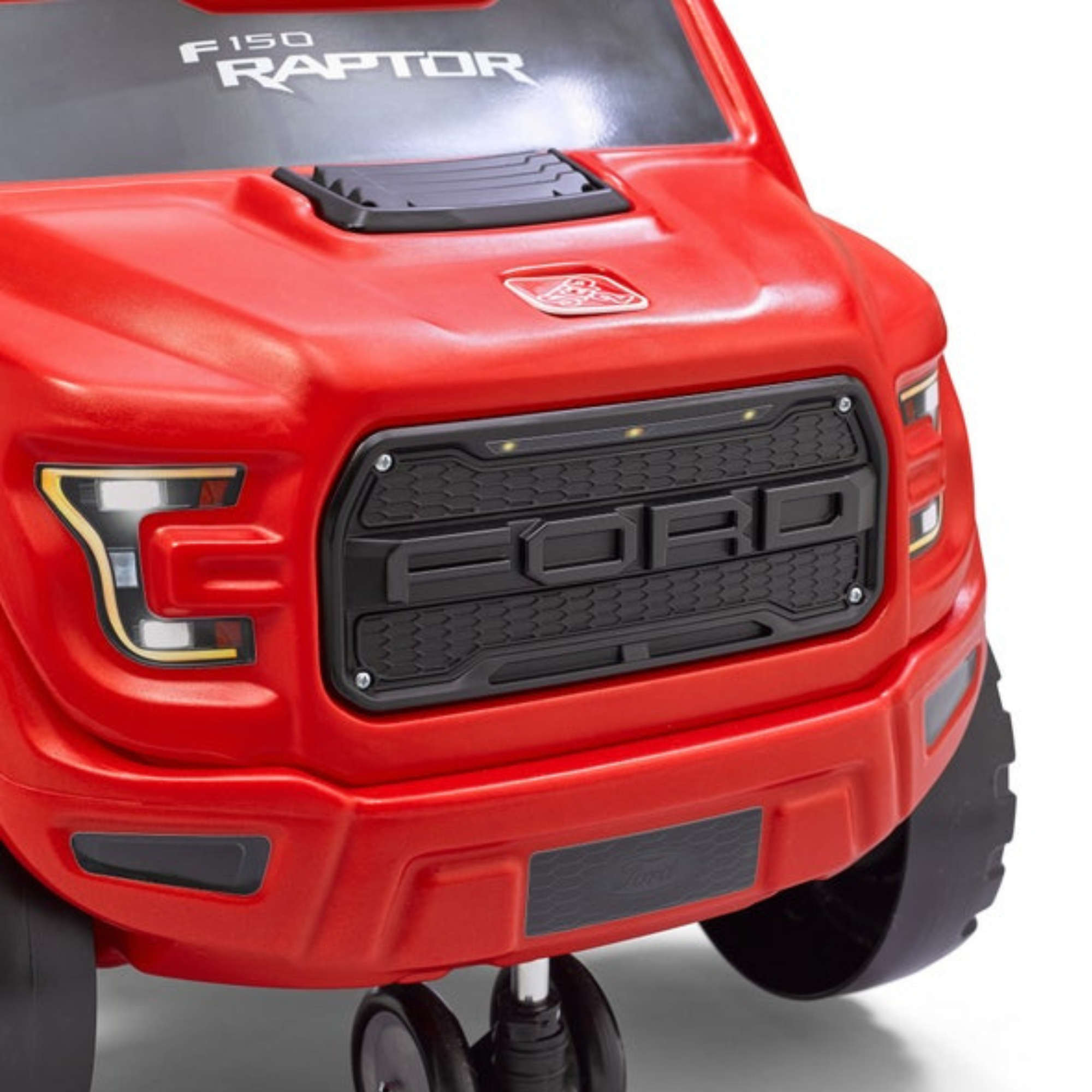 سيارة فورد F-150 رابتور من ستيب 2، تدور 360 درجة، مقعد واحد، سيارة دفع للأطفال، سهلة التخزين، لعبة ركوب مع بوق، تخزين خلفي، إضاءة شبكية LED، مناسبة للأطفال من عمر 2.5 سنة فما فوق، لون أحمر