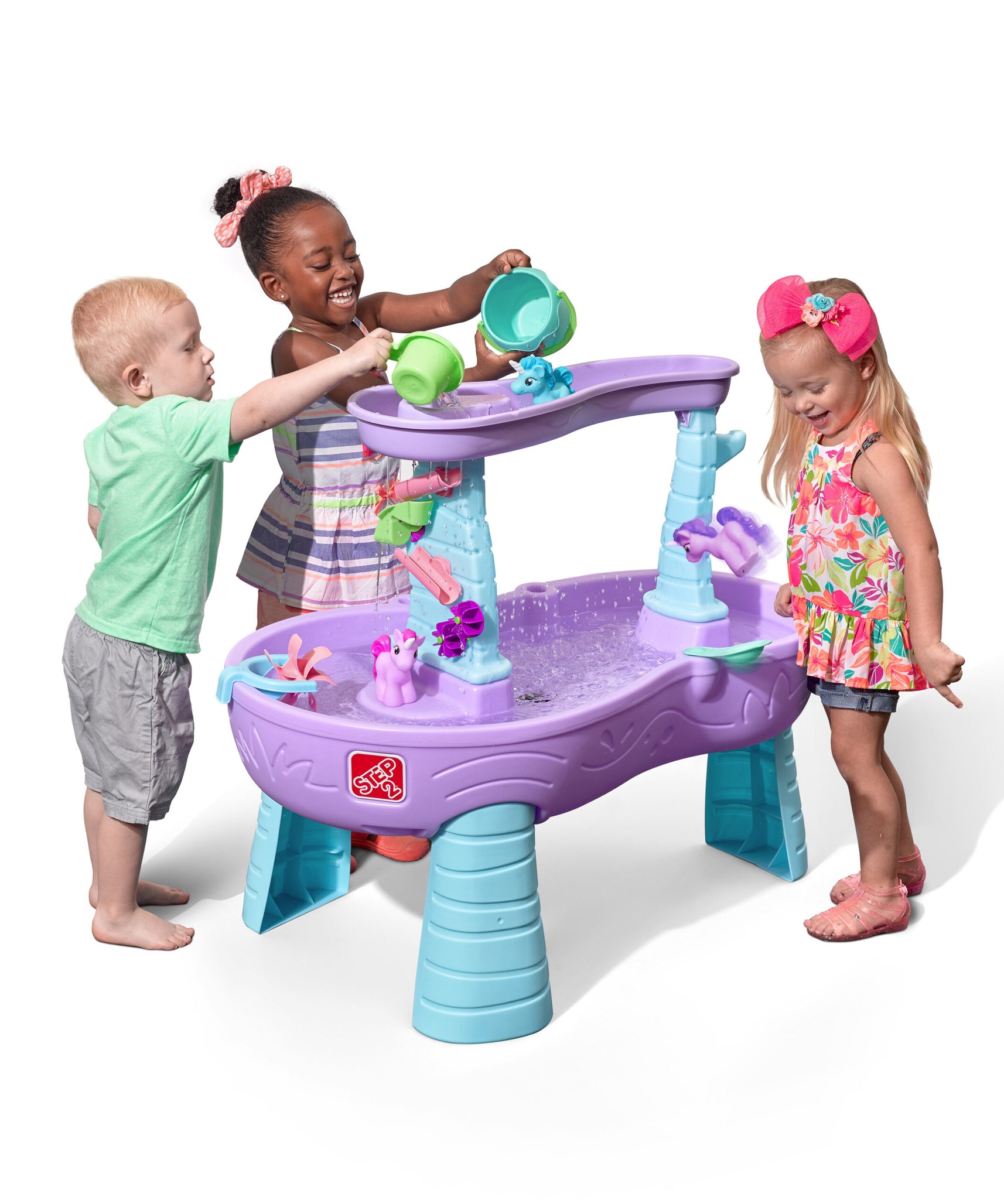 طاولة مياه رين شورز ويونيكورن من ستيب 2، طاولة مياه خارجية ومجموعة ألعاب حسية، لعبة نشاط مع 13 قطعة من الملحقات، مركز أنشطة في الفناء الخلفي، مناسبة للأطفال من الأولاد والبنات من سن 18 شهرًا فما فوق