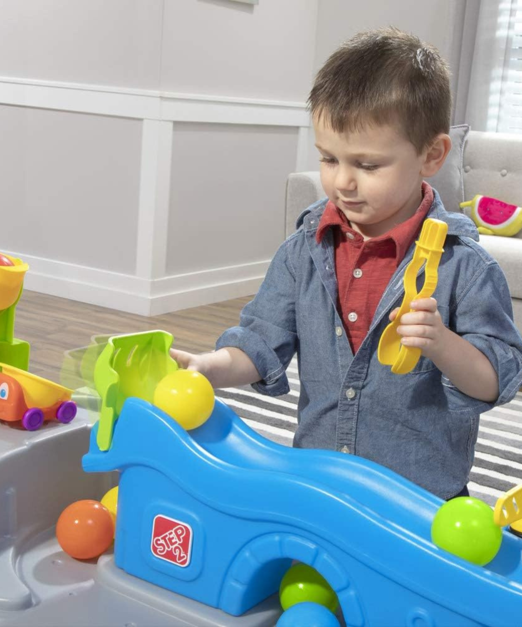 طاولة اللعب بول باديز تروكين آند رولين من ستيب 2، مجموعة ألعاب حسية داخلية وخارجية، لعبة نشاط مع 13 قطعة من الملحقات بما في ذلك الكرات ولعبة STEM ومركز الأنشطة، مناسبة للأطفال من سن سنتين فما فوق