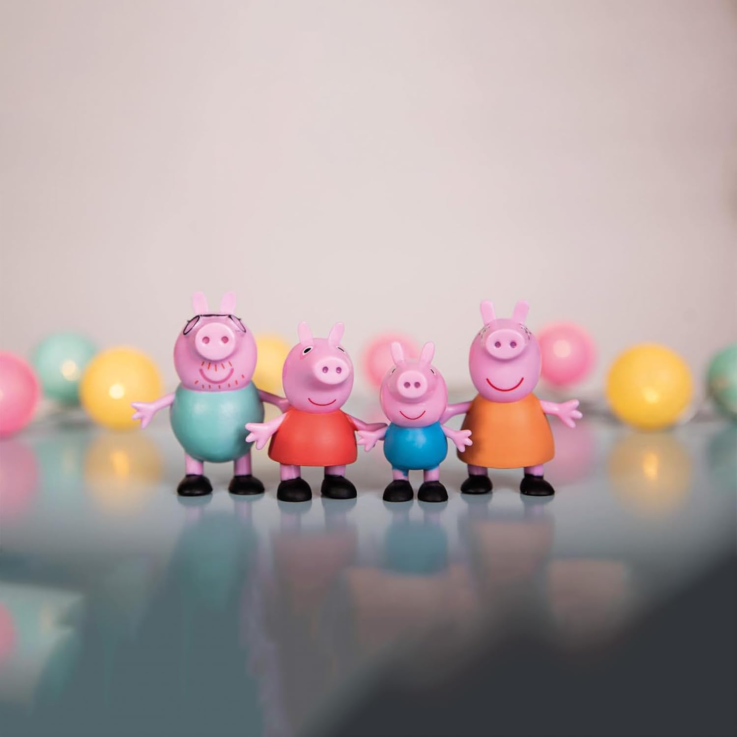 Comansi Peppa Pig Collection Set 4 Figures, Hand-Painted Non-Articulated Action Figures, Peppa, George, Mama, and Papa, Tabletop Collectibles, Cartoon Toy Set for Kids, Officially Licensed