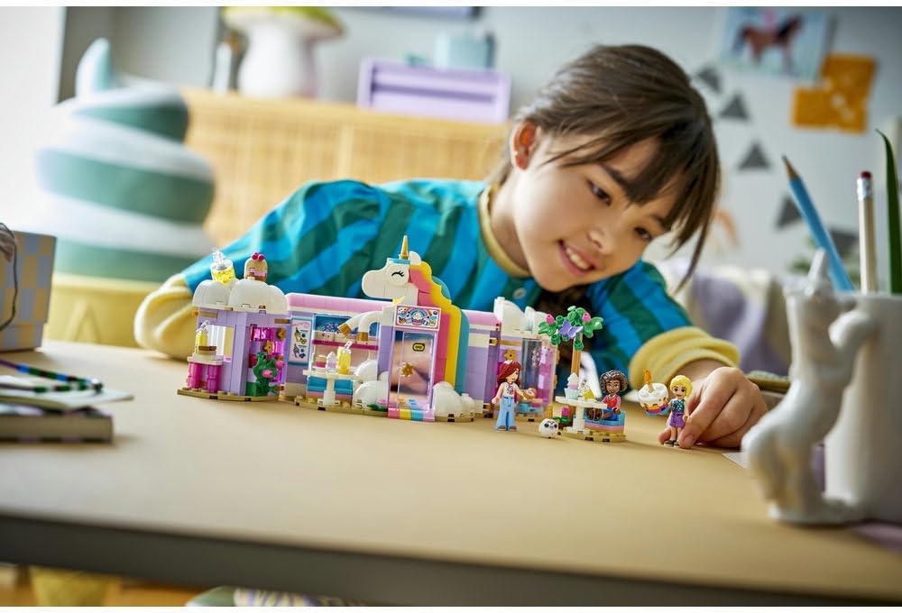LEGO Friends Unicorn Dream Café - Toy Cake Shop w/ 3 Mini Dolls, Cash Register & Play Food Accessories incl. Cupcakes - Birthday Gift for 6+ Year Old Girls - 42684