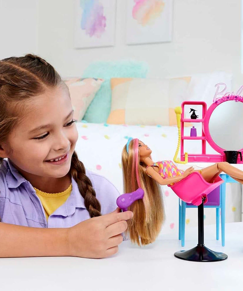 مجموعة صالون الشعر باربي HKV00 مع دمية شعر متغيرة اللون، وطاولة زينة، وأكثر من 15 ملحقًا للأطفال من سن 3 سنوات فما فوق
