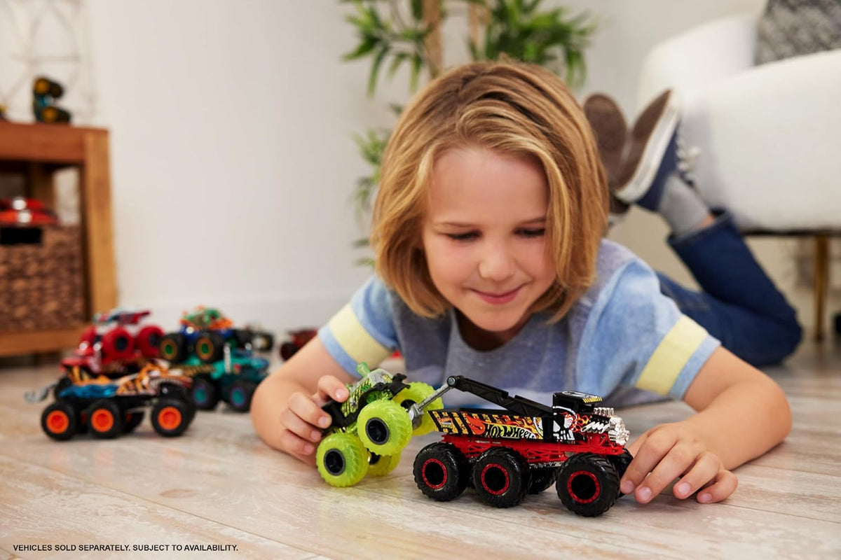 Hot Wheels Monster Trucks Big Rigs 1:64 Scale Die-Cast Toy Truck with 6 Wheels – Collectible Monster Truck Vehicles for Kids and Collectors, Ages 3 and Up