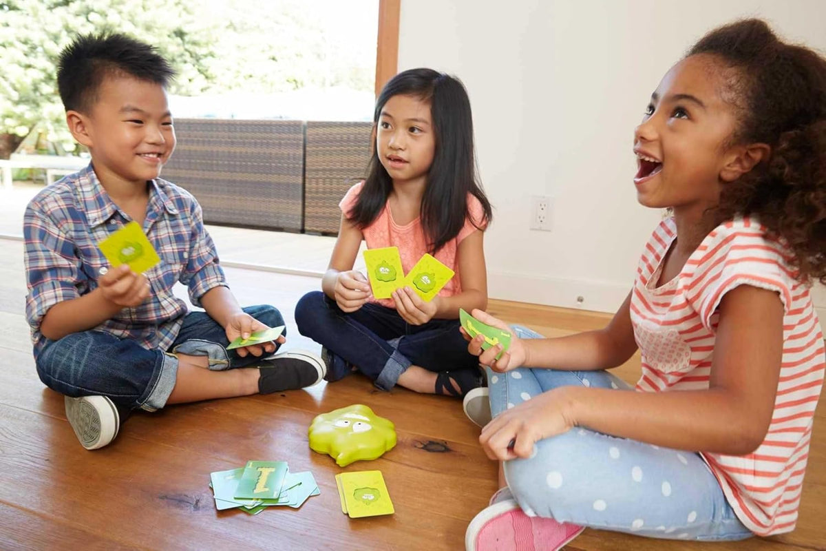 Mattel Gas Out Electronic Farting Game with Guster the Gas Cloud for Kids 5+ Family Party Game