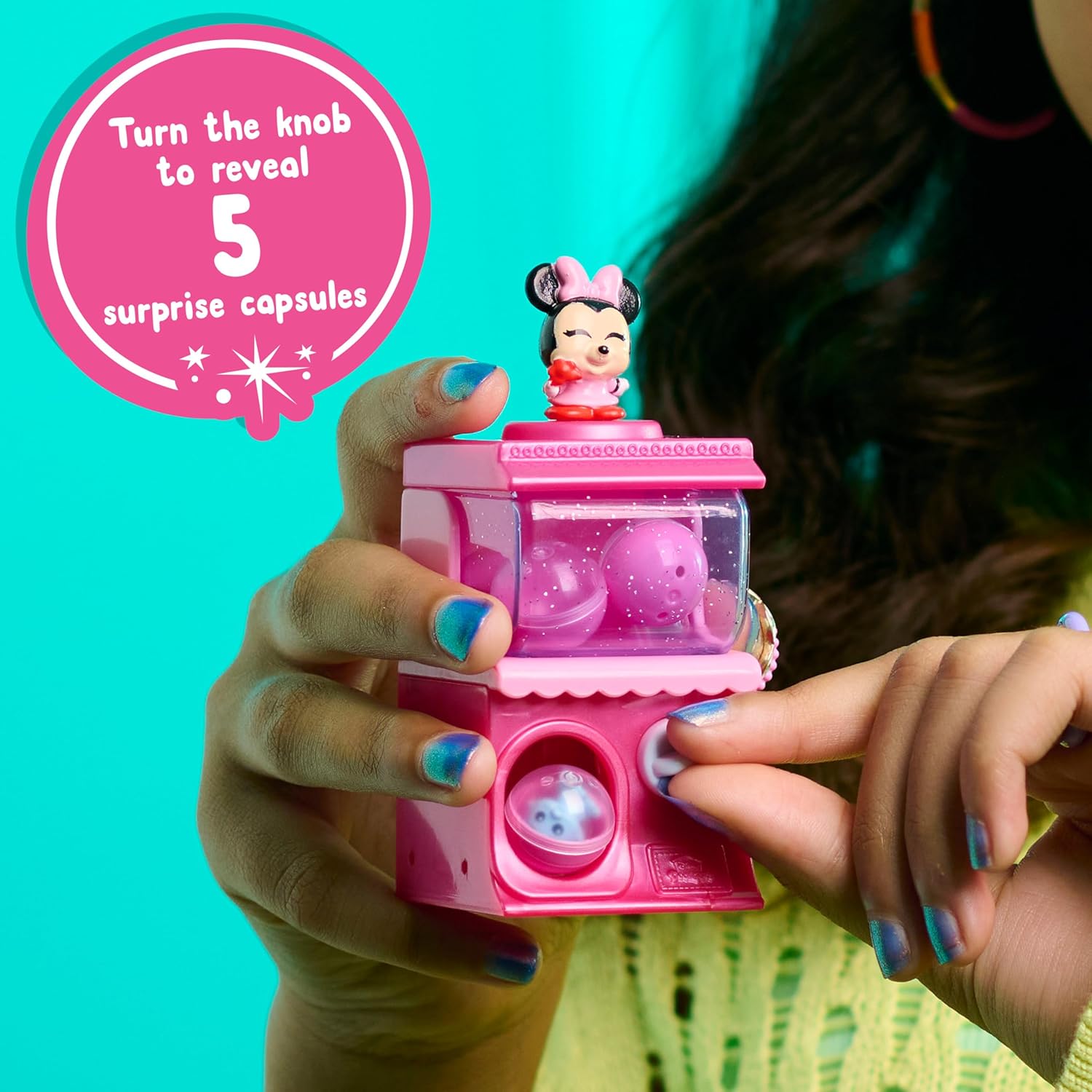 تتميز سلسلة Disney Doorables Squish'Alots 3 بـ 1 مجسم صغير و3 مجسمات صغيرة (0.65 بوصة) وملصقين، واحدة من 10 مجسمات ألعاب أطفال قابلة للتجميع، لعبة أطفال مرخصة رسميًا للأعمار من 5 سنوات فما فوق من Just Play