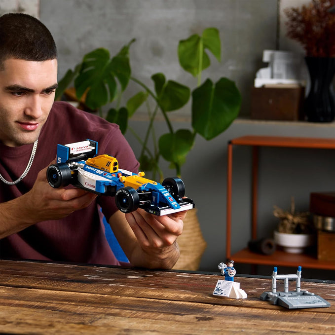 LEGO Icons Williams Racing FW14B & Nigel Mansell - F1 Car Model Set for Adults, with a Collectible Driver Minifigure, Trophy & Display Stand - Ramadan Gift for Adult & Teenage Motorsports Fans - 10353