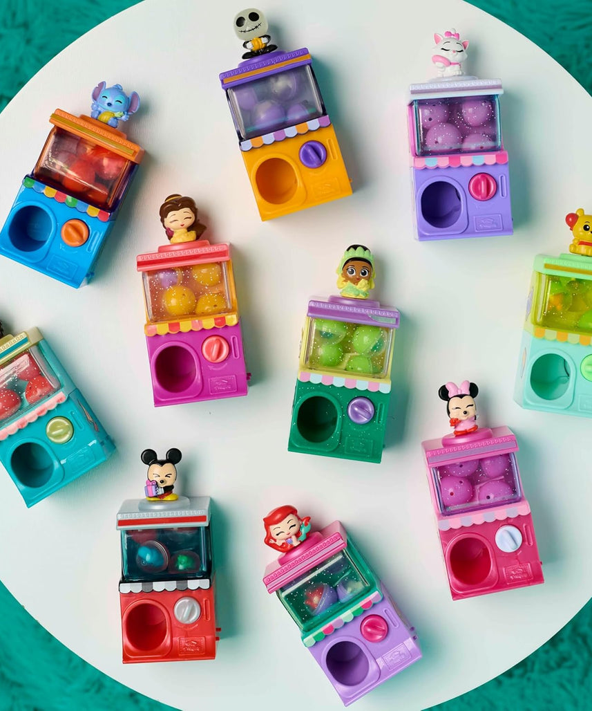 تتميز سلسلة Disney Doorables Squish'Alots 3 بـ 1 مجسم صغير و3 مجسمات صغيرة (0.65 بوصة) وملصقين، واحدة من 10 مجسمات ألعاب أطفال قابلة للتجميع، لعبة أطفال مرخصة رسميًا للأعمار من 5 سنوات فما فوق من Just Play