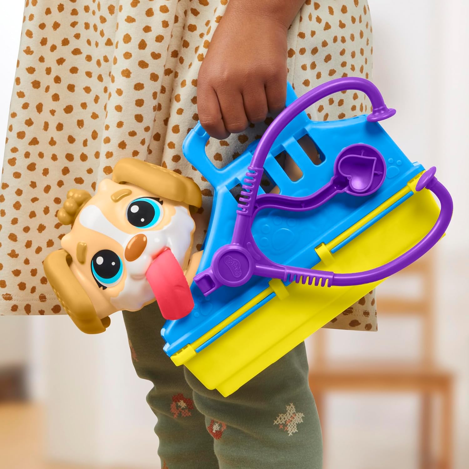 مجموعة لعب بلاي دوه للعناية والحمل البيطري، كلب لعبة، 10 أدوات بيطرية، 5 ألوان مركبة للنمذجة، حامل تخزين، مجموعة أدوات بيطرية تظاهرية، فنون وحرف غير سامة، للأطفال من سن 3 سنوات فما فوق