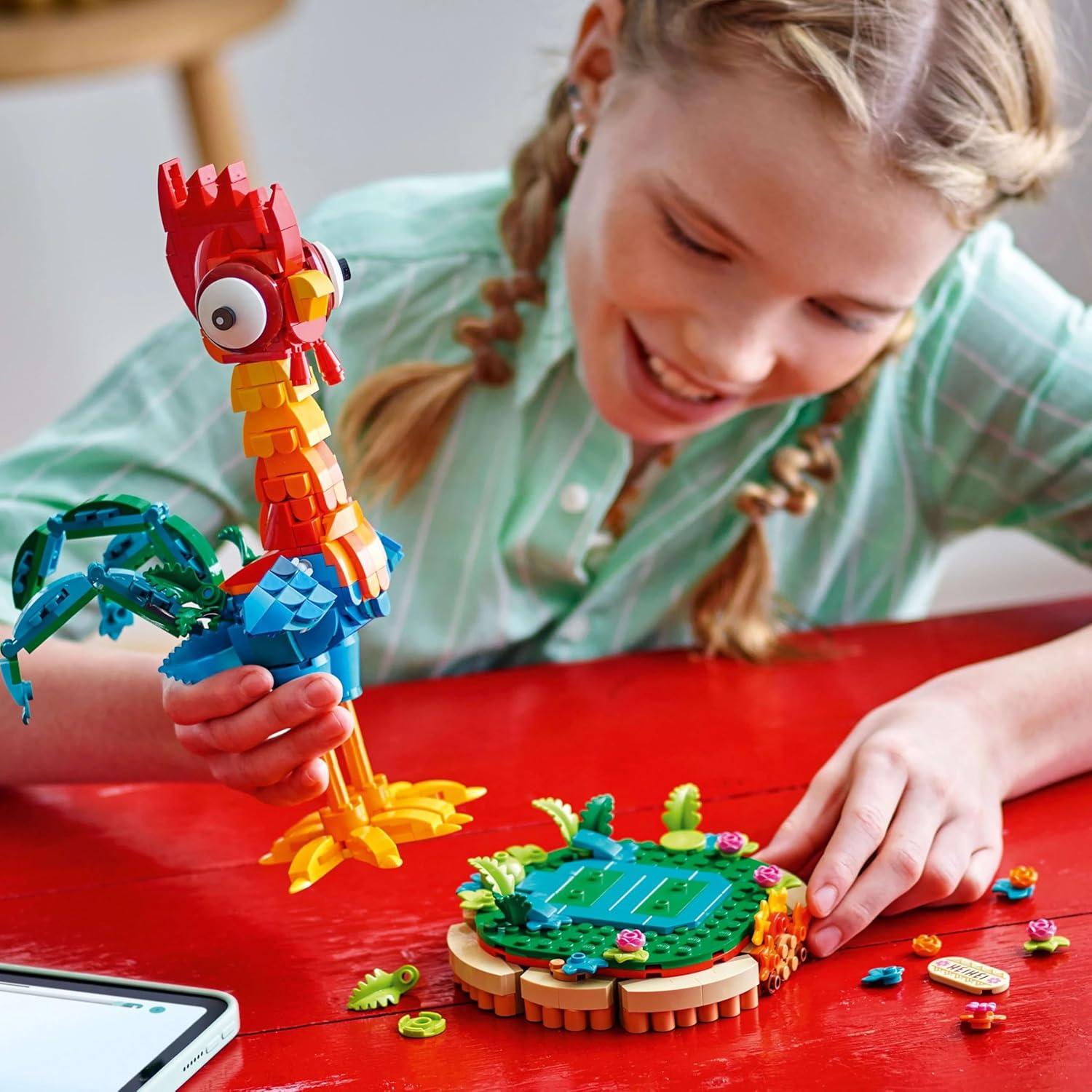 LEGO | Disney Moana 2 Heihei Building Toy - Play and Display Animal Figure with a Rotating Head, Posable Wings & Tail Feathers plus a Stand - Ramadan Gift for 9+ Year Old Girls - 43272