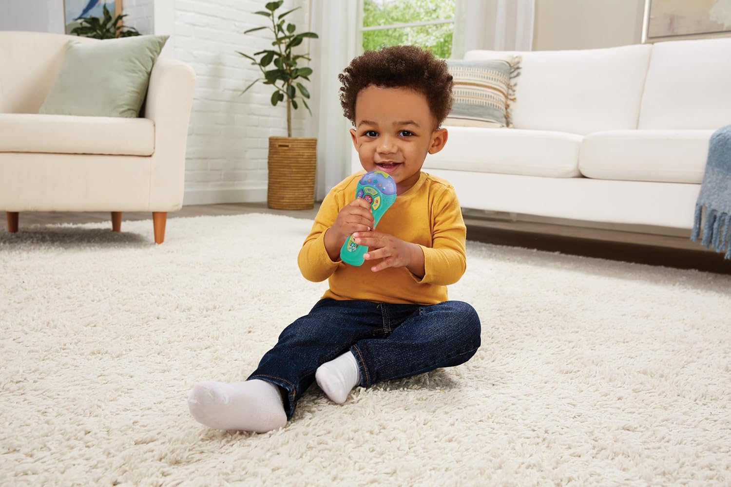 VTech Baby Sing Songs Microphone, Interactive Microphone Toy with 4 Buttons for Animals, Sounds & Numbers, Flashing Lights & Music, Musical Toy for Children 12, 18, 24 Months +, Version