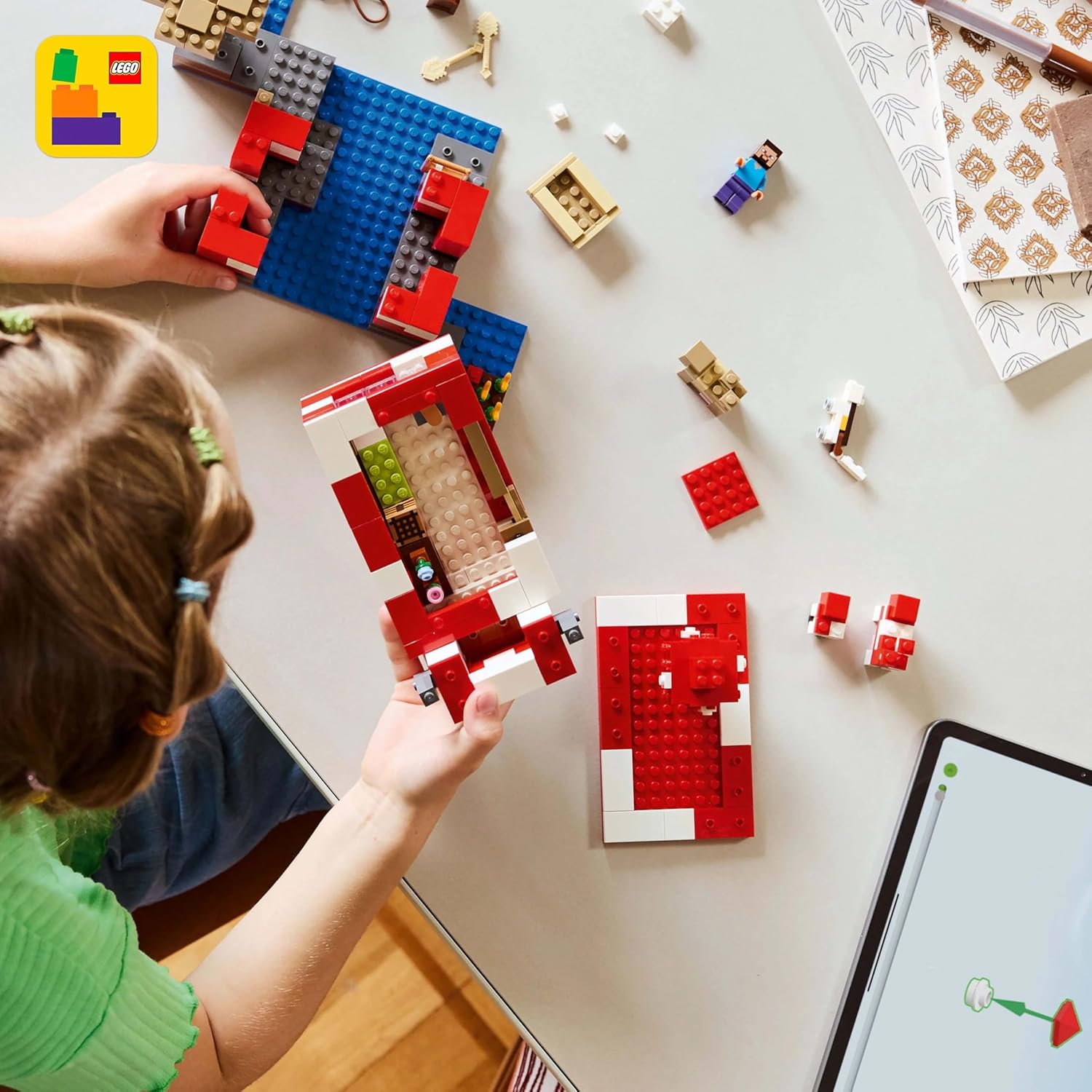 LEGO Minecraft The Mooshroom House Toy - Building Set incl. a Steve Figure, Mobs, a Crafting Table and Farm - Ramadan Gift for 8+ Year Old Girls & - Boys 21270