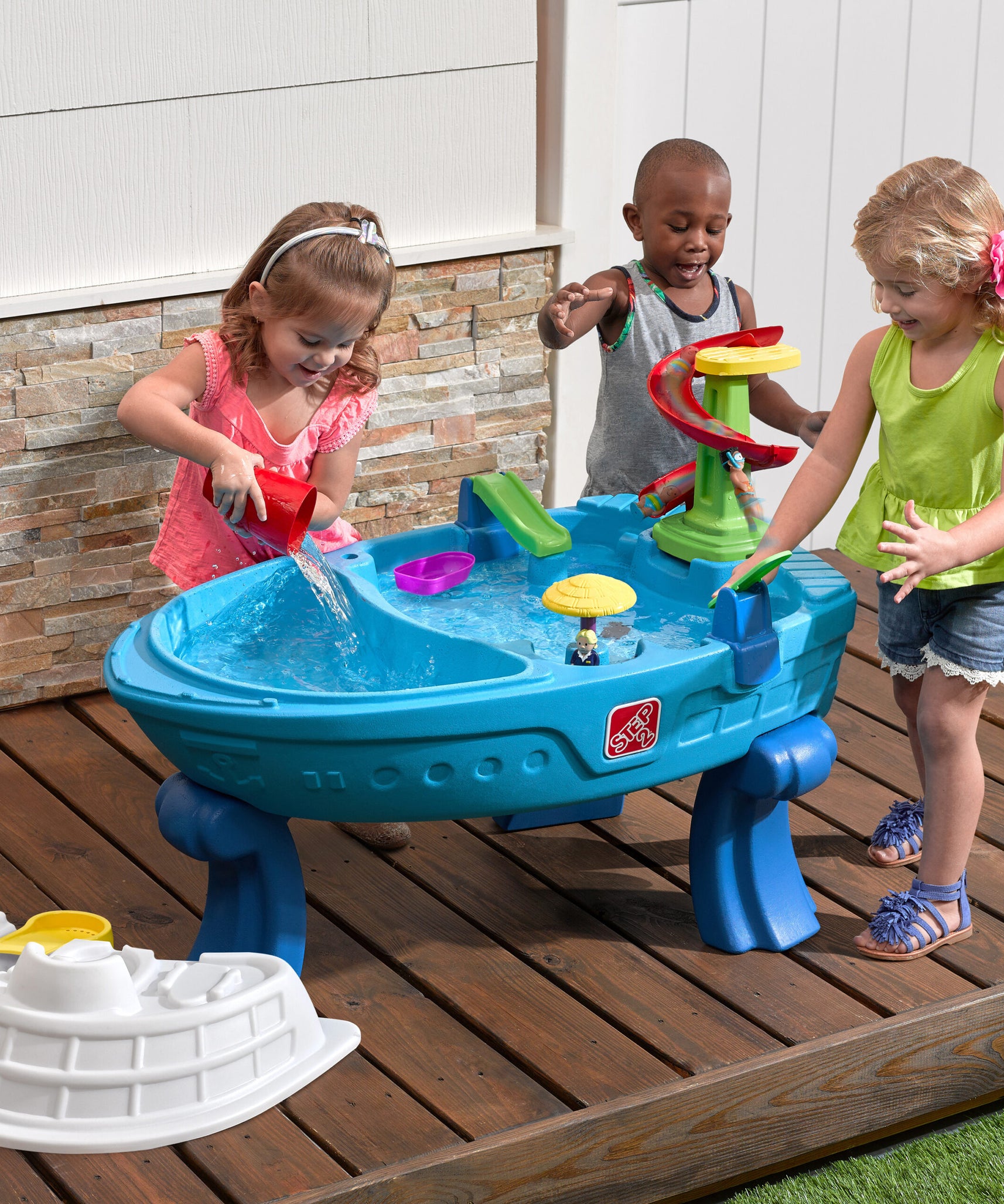 طاولة الرمل والماء فييستا كروز من ستيب 2، طاولة رمل وماء داخلية وخارجية، مجموعة ألعاب حسية، لعبة نشاط مع ملحقات من 10 قطع، مركز ألعاب وأنشطة STEM، مناسب للأطفال من عمر سنتين فما فوق