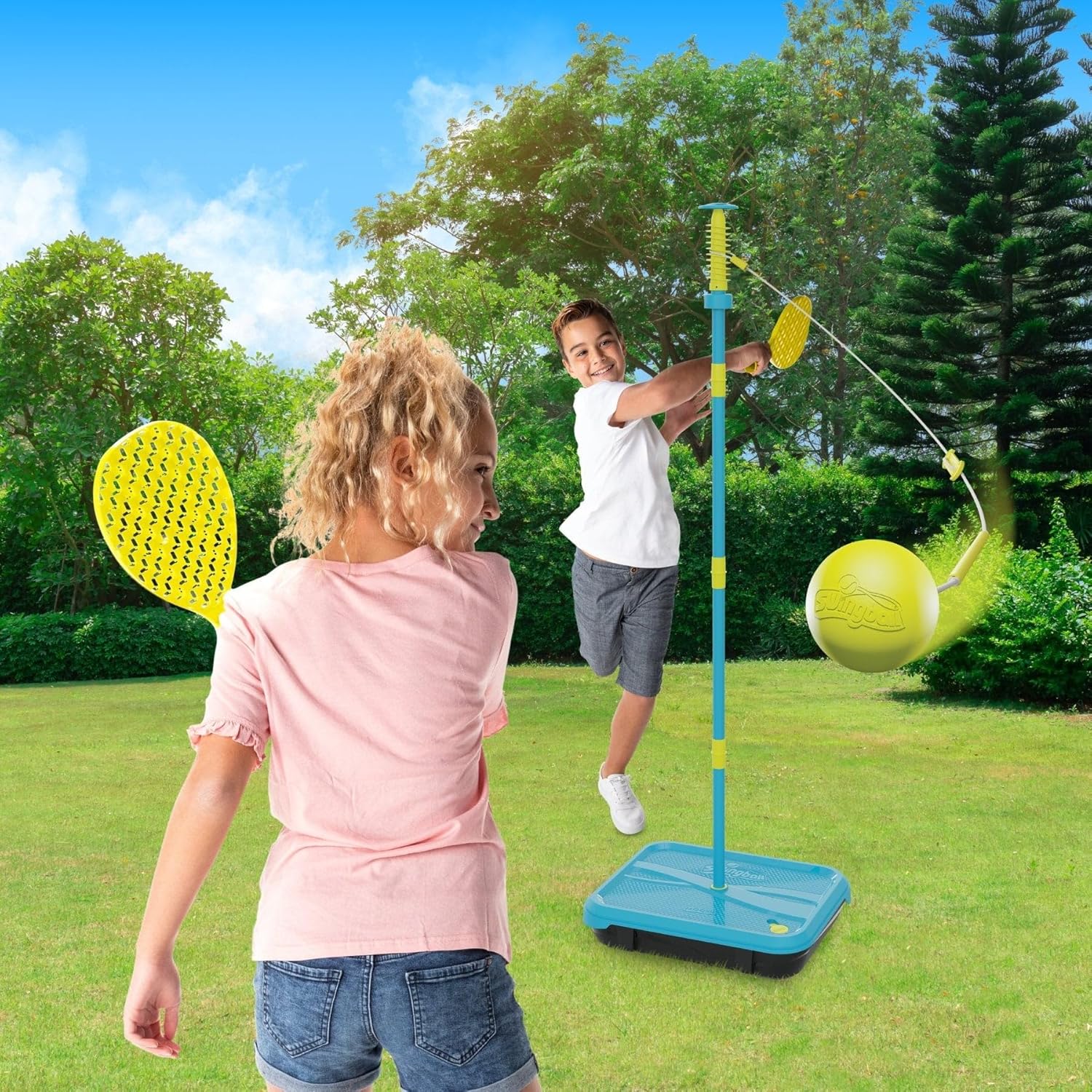 Mookie Swingball Lite All Surface with Adjustable Height to 1.4m, Two Checker Bats and Rubber Tennis Ball, Outdoor Active Play Game for Kids, 3Y+ Years