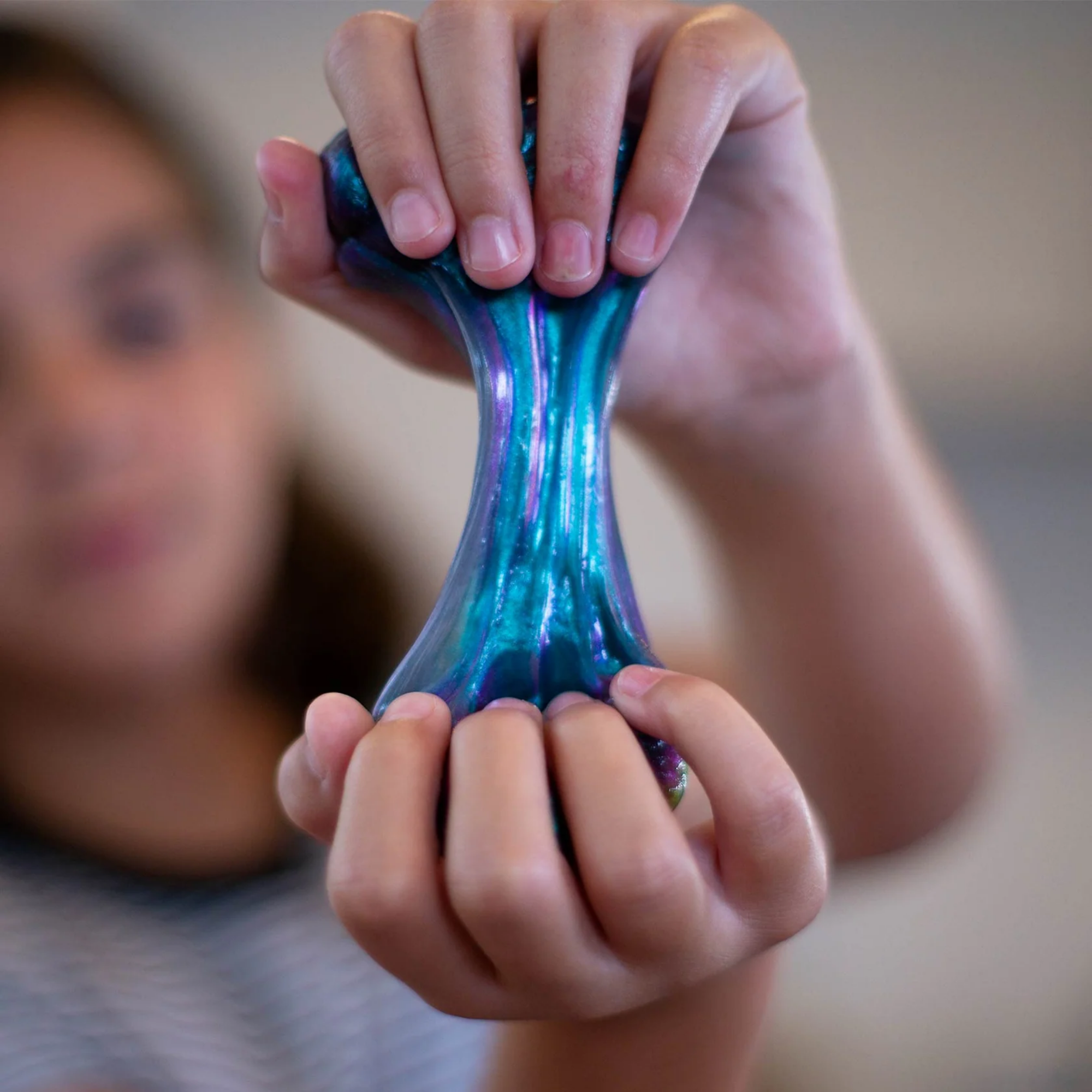 معجون التفكير سوبر سكراب من كريزي آرون، علبة 4 بوصات مع 90 جرامًا من معجون اللعب الحسي غير السام الذي لا يجف أبدًا، لعبة فيدجيت إبداعية ناعمة الملمس للأولاد والبنات من سن 3 سنوات فما فوق