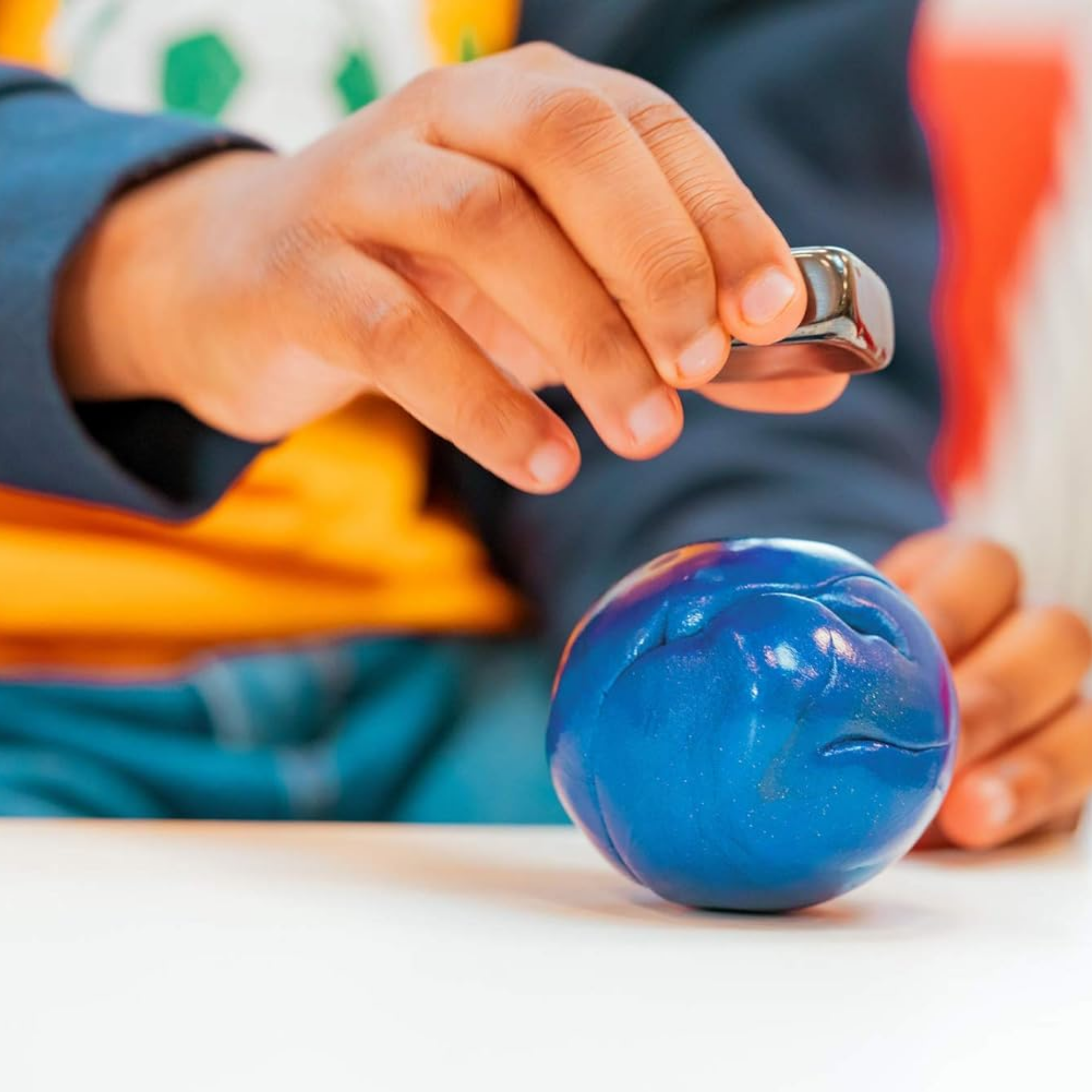 معجون التفكير المغناطيسي من Crazy Aaron's Tidal Wave، علبة 4 بوصات مع 90 جرامًا من معجون اللعب الحسي غير السام الذي لا يجف أبدًا، لعبة فيدجيت إبداعية ناعمة الملمس للأولاد والبنات من سن 3 سنوات فما فوق