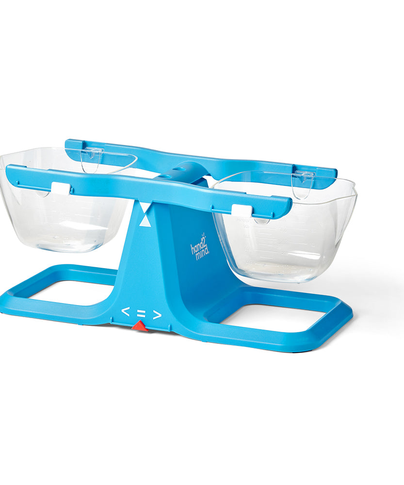 ميزان دلو قابل للتركيب من Learning Resources، ميزان صغير للرياضيات والعلوم للأطفال، دلاء شفافة سعة 500 مل، استكشاف الوزن والحجم والتكافؤ، للأعمار من 3 سنوات فما فوق