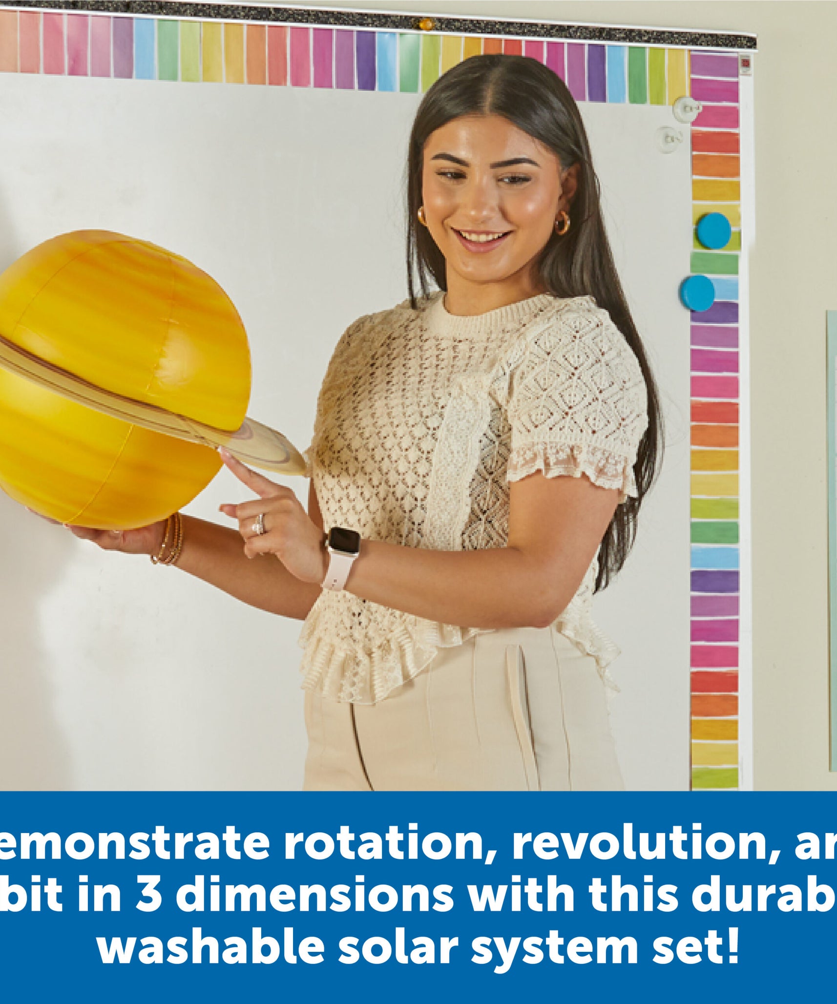 مجموعة النظام الشمسي العملاق القابل للنفخ من Learning Resources، نموذج كوكب تفاعلي ثلاثي الأبعاد مع الشمس والكواكب والقمر ودليل الأنشطة، تتضمن مجموعة إصلاح ومضخة وخطافات للتعليق، للأطفال من سن 5 سنوات فما فوق