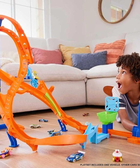 Hot Wheels Action Vertical 8 Jump Track Set, Two-Path Stunt and Race Track with Catch Cup, Includes 1 Hot Wheels Vehicle, Connects to Other Sets, Kids Toys for Ages 3 and Up