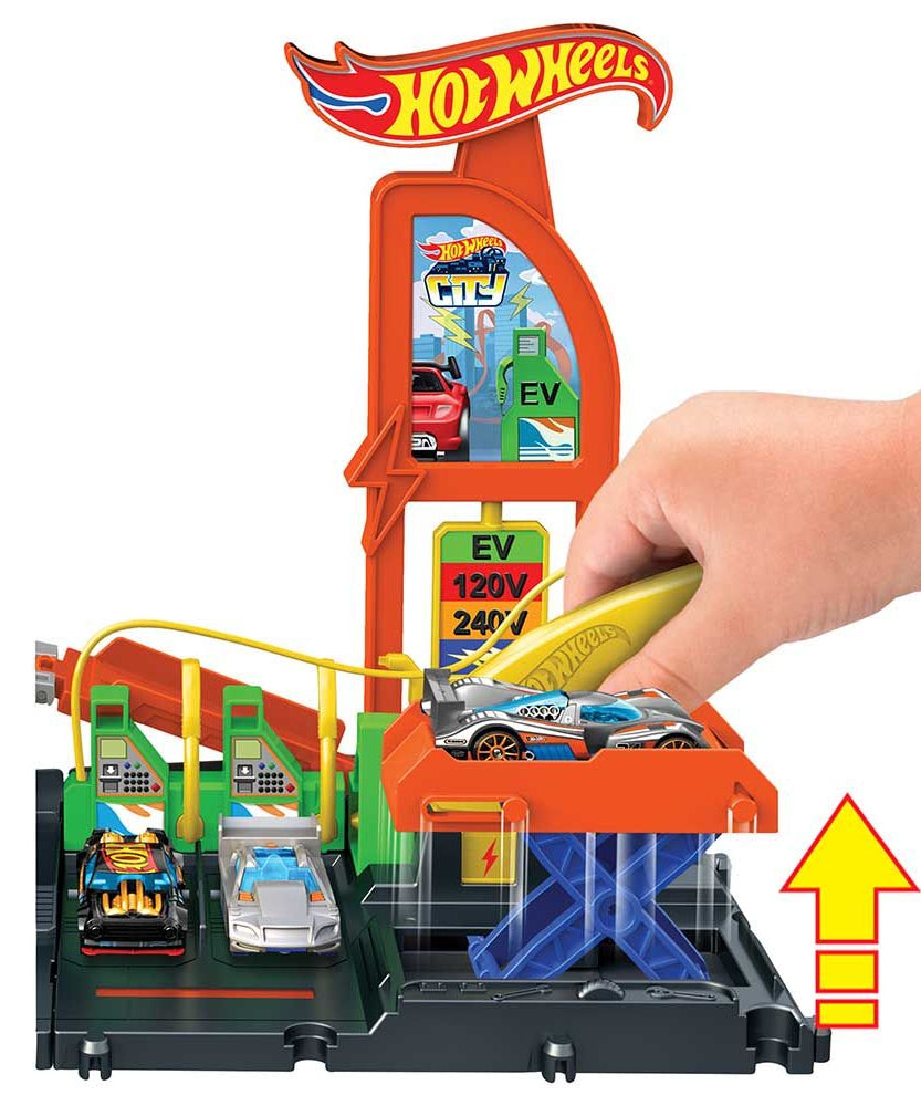 مجموعة محطة الوقود الفائقة هوت ويلز سيتي، مجموعة مسار سيارة لعبة، تتضمن سيارة بمقياس 1:64، مقابض شحن السيارات الكهربائية، رافعات سيارات، منصات إطلاق، مساحة تخزين، ألعاب أطفال