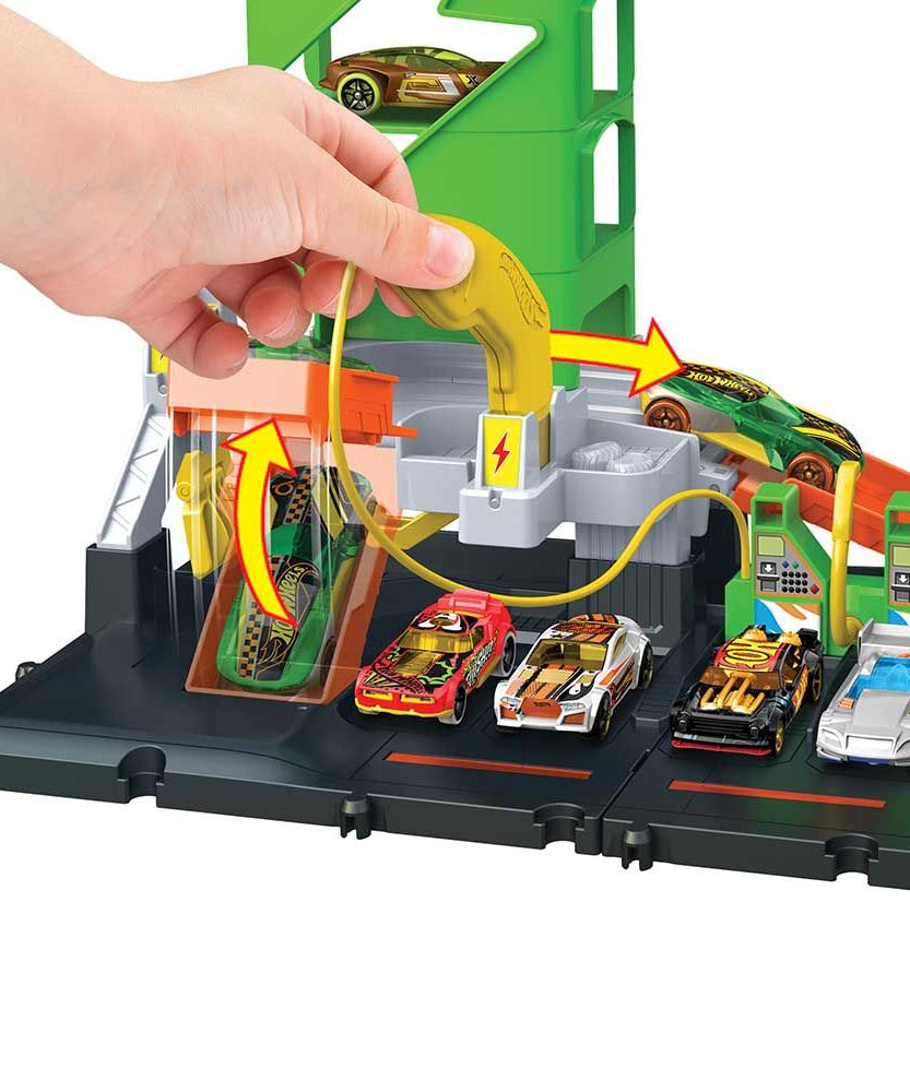 مجموعة محطة الوقود الفائقة هوت ويلز سيتي، مجموعة مسار سيارة لعبة، تتضمن سيارة بمقياس 1:64، مقابض شحن السيارات الكهربائية، رافعات سيارات، منصات إطلاق، مساحة تخزين، ألعاب أطفال