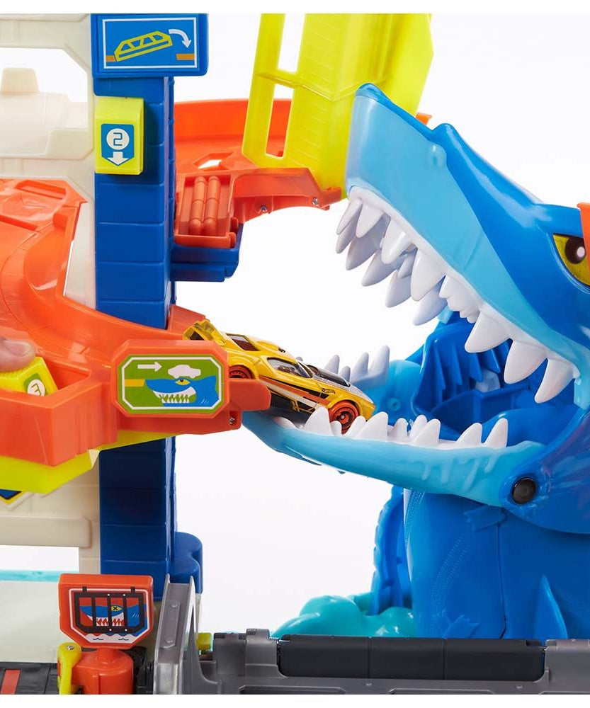 مجموعة مسار الهروب من لعبة هوت ويلز سيتي شارك مع سيارة لعبة بمقياس 1:64، مجموعة لعب جراج متعددة المستويات للأطفال من سن 4 سنوات فما فوق