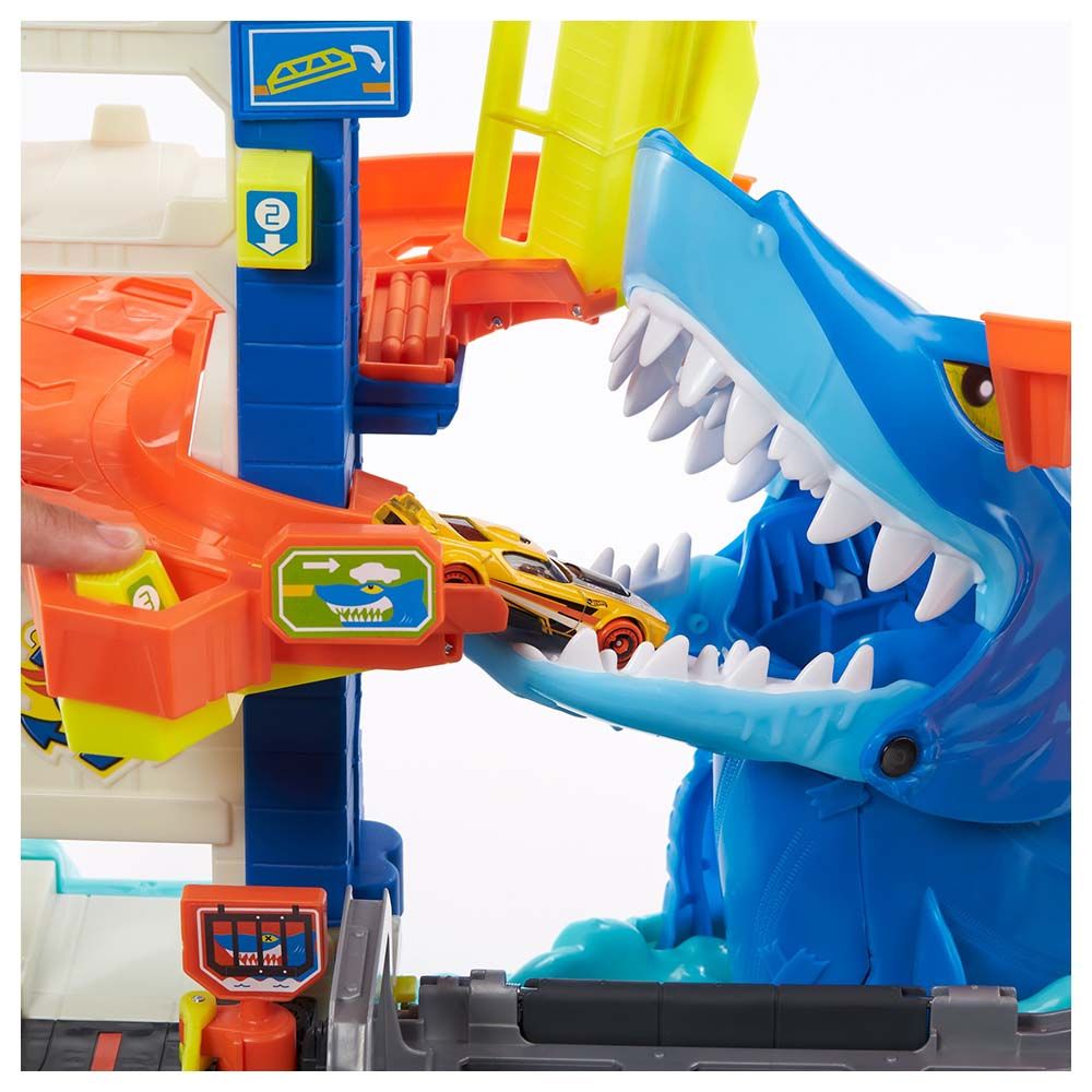 مجموعة مسار الهروب من لعبة هوت ويلز سيتي شارك مع سيارة لعبة بمقياس 1:64، مجموعة لعب جراج متعددة المستويات للأطفال من سن 4 سنوات فما فوق